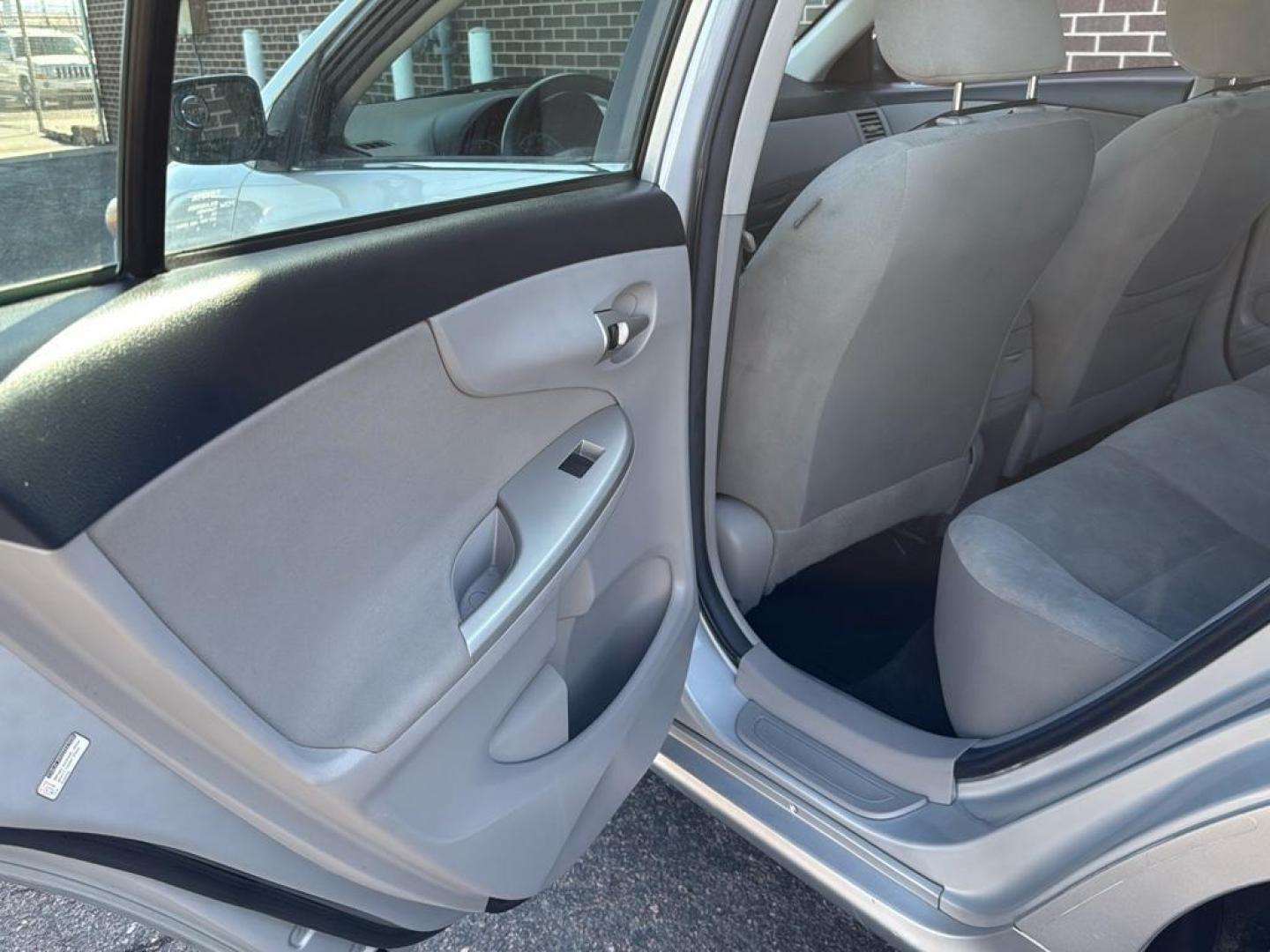 2013 SILVER Toyota Corolla LE (2T1BU4EE7DC) with an 4 Cyl, 1.8L engine, Automatic 5-Speed transmission, located at 10890 W. Colfax Ave., Lakewood, CO, 80215, (303) 274-7692, 39.739914, -105.120132 - Photo#24