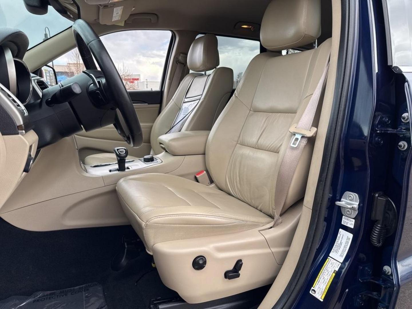 2014 BLUE Jeep Grand Cherokee Limited (1C4RJFBG1EC) with an V6, 3.6L engine, Automatic transmission, located at 10890 W. Colfax Ave., Lakewood, CO, 80215, (303) 274-7692, 39.739914, -105.120132 - Photo#46