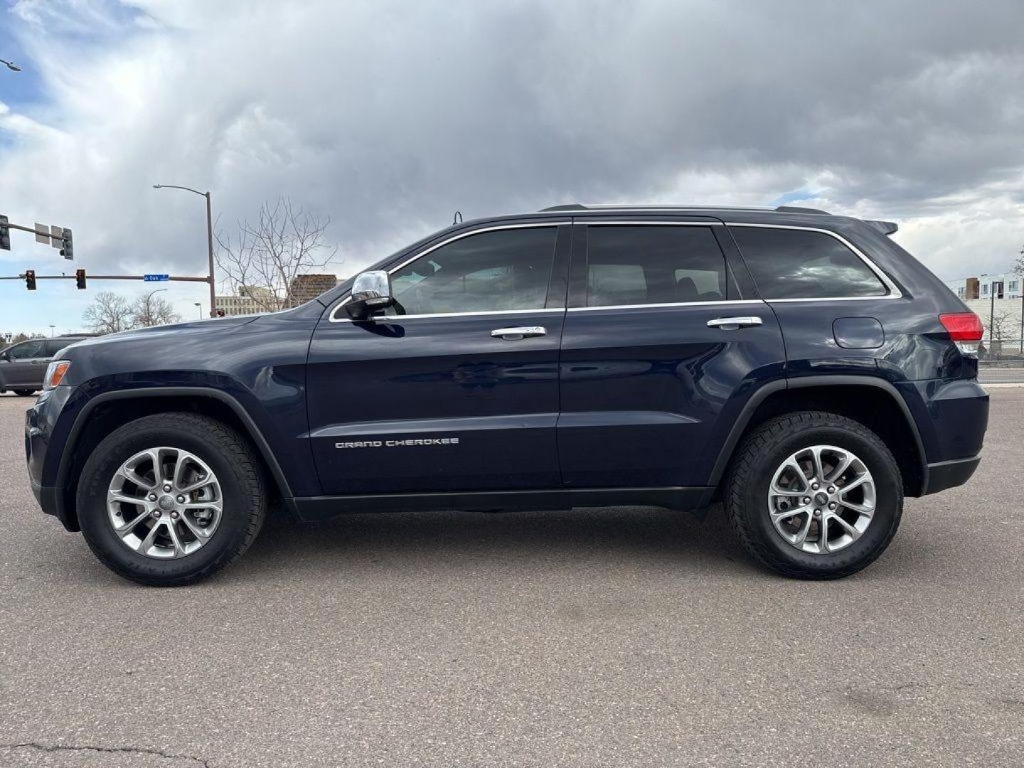 2014 BLUE Jeep Grand Cherokee Limited (1C4RJFBG1EC) with an V6, 3.6L engine, Automatic transmission, located at 10890 W. Colfax Ave., Lakewood, CO, 80215, (303) 274-7692, 39.739914, -105.120132 - Photo#8
