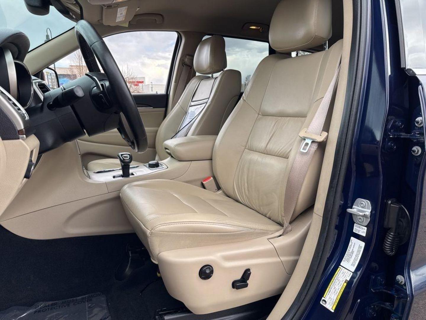 2014 BLUE Jeep Grand Cherokee Limited (1C4RJFBG1EC) with an V6, 3.6L engine, Automatic transmission, located at 10890 W. Colfax Ave., Lakewood, CO, 80215, (303) 274-7692, 39.739914, -105.120132 - Photo#14