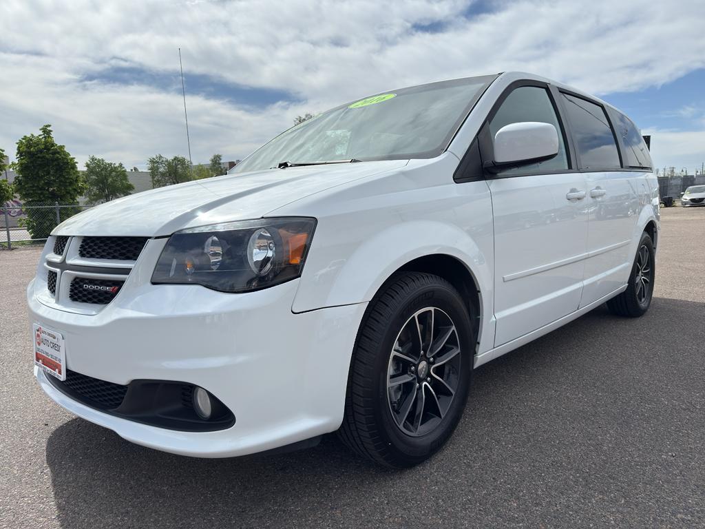 photo of 2016 Dodge Grand Caravan R/T