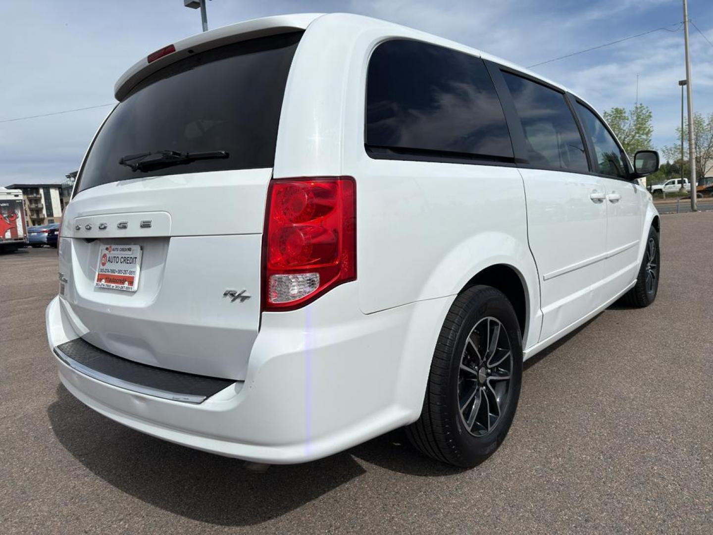 2016 WHITE Dodge Grand Caravan R/T (2C4RDGEG4GR) with an V6, 3.6L engine, Automatic transmission, located at 10890 W. Colfax Ave., Lakewood, CO, 80215, (303) 274-7692, 39.739914, -105.120132 - Photo#4
