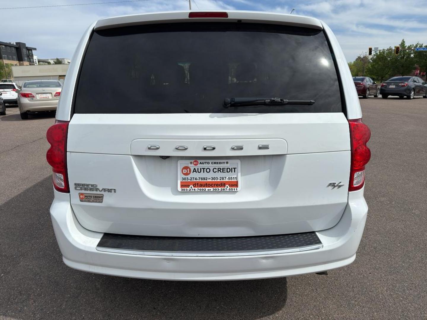 2016 WHITE Dodge Grand Caravan R/T (2C4RDGEG4GR) with an V6, 3.6L engine, Automatic transmission, located at 10890 W. Colfax Ave., Lakewood, CO, 80215, (303) 274-7692, 39.739914, -105.120132 - Photo#5