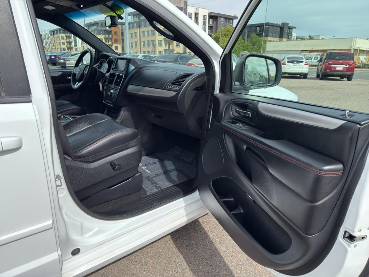 2016 WHITE Dodge Grand Caravan R/T (2C4RDGEG4GR) with an V6, 3.6L engine, Automatic transmission, located at 10890 W. Colfax Ave., Lakewood, CO, 80215, (303) 274-7692, 39.739914, -105.120132 - Photo#8