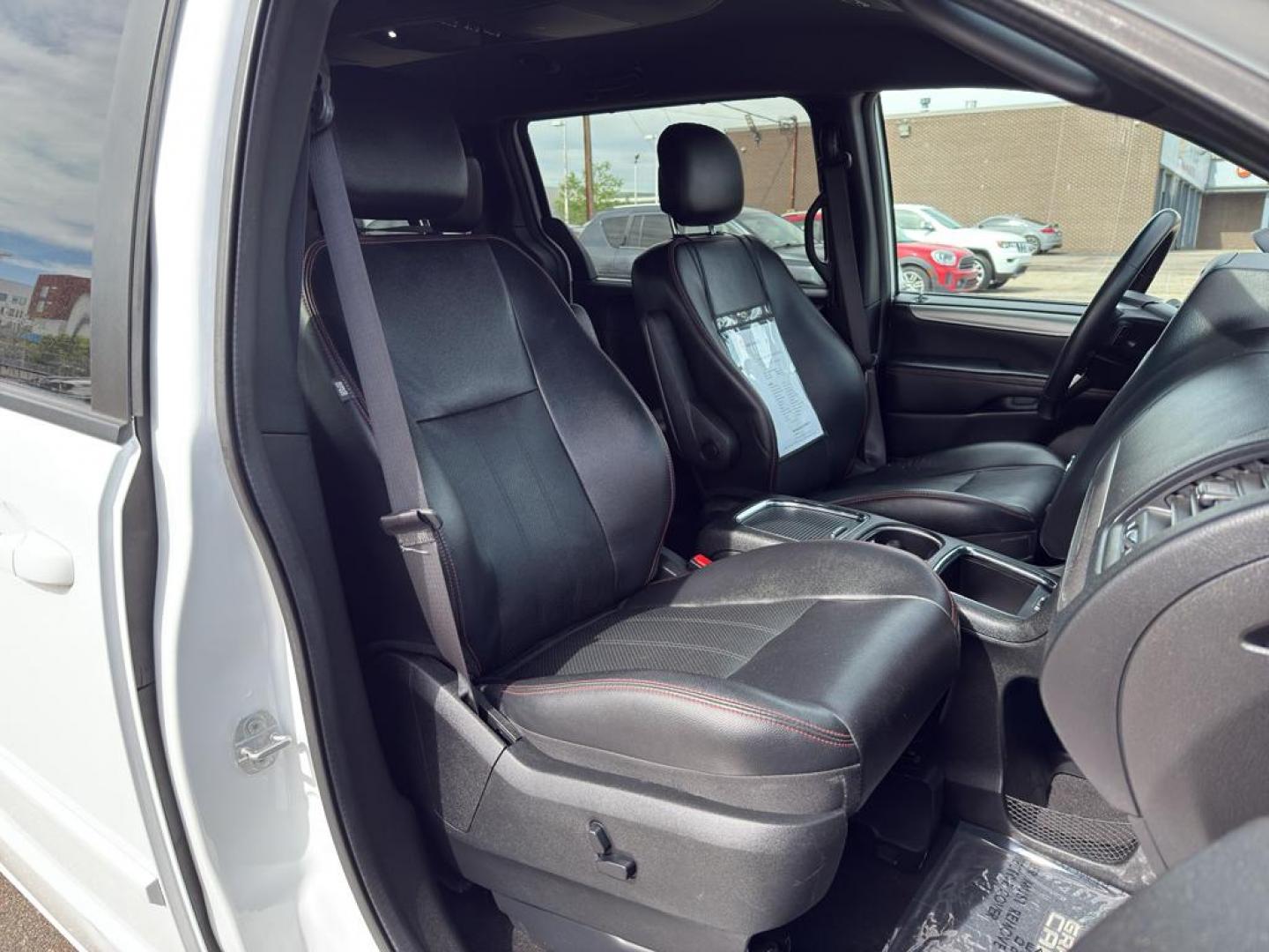 2016 WHITE Dodge Grand Caravan R/T (2C4RDGEG4GR) with an V6, 3.6L engine, Automatic transmission, located at 10890 W. Colfax Ave., Lakewood, CO, 80215, (303) 274-7692, 39.739914, -105.120132 - Photo#9