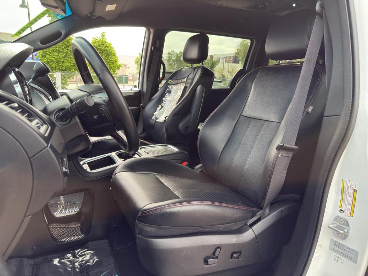 2016 WHITE Dodge Grand Caravan R/T (2C4RDGEG4GR) with an V6, 3.6L engine, Automatic transmission, located at 10890 W. Colfax Ave., Lakewood, CO, 80215, (303) 274-7692, 39.739914, -105.120132 - Photo#17