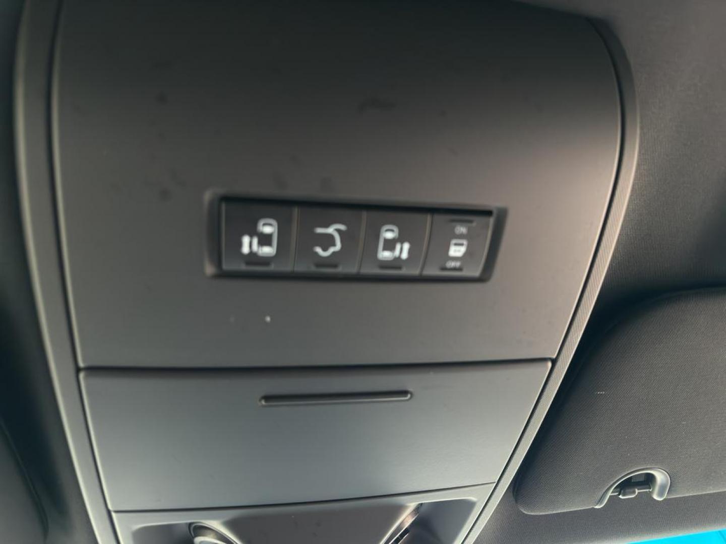 2016 WHITE Dodge Grand Caravan R/T (2C4RDGEG4GR) with an V6, 3.6L engine, Automatic transmission, located at 10890 W. Colfax Ave., Lakewood, CO, 80215, (303) 274-7692, 39.739914, -105.120132 - Photo#20
