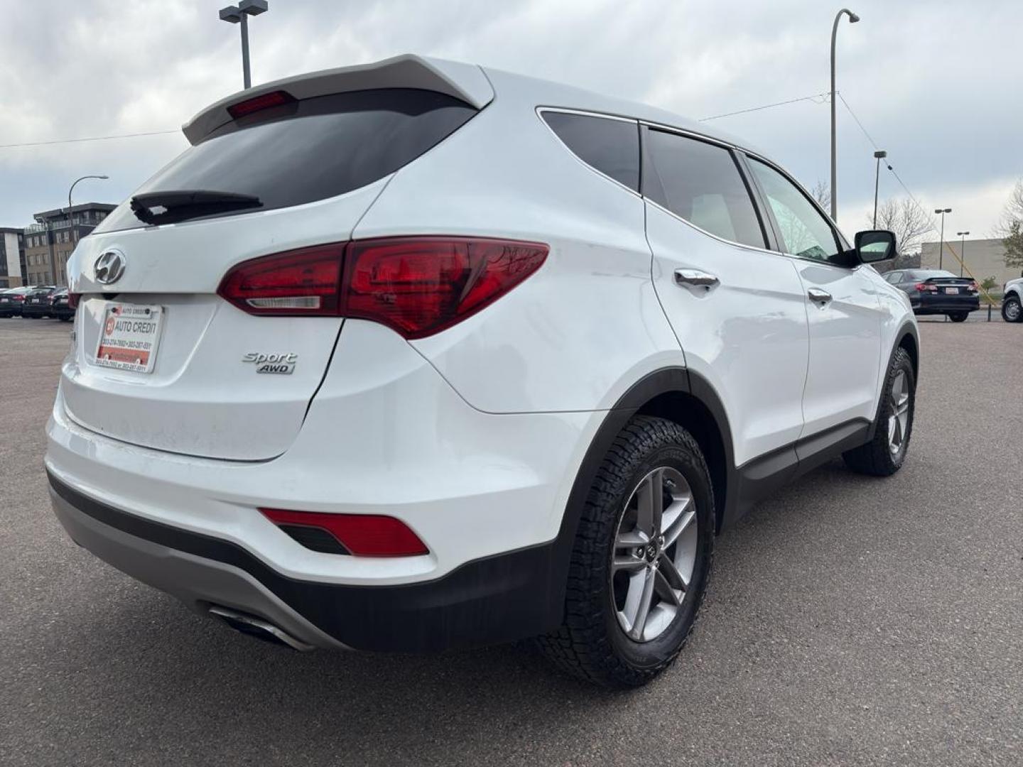 2017 WHITE Hyundai Santa Fe Sport Base (5NMZTDLB8HH) with an 4 Cyl, 2.4L engine, Automatic transmission, located at 10890 W. Colfax Ave., Lakewood, CO, 80215, (303) 274-7692, 39.739914, -105.120132 - Photo#4