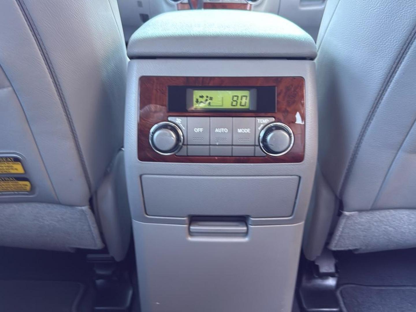 2011 WHITE Toyota Highlander Limited (5TDDK3EH4BS) with an V6, 3.5L engine, Automatic transmission, located at 10890 W. Colfax Ave., Lakewood, CO, 80215, (303) 274-7692, 39.739914, -105.120132 - Photo#25