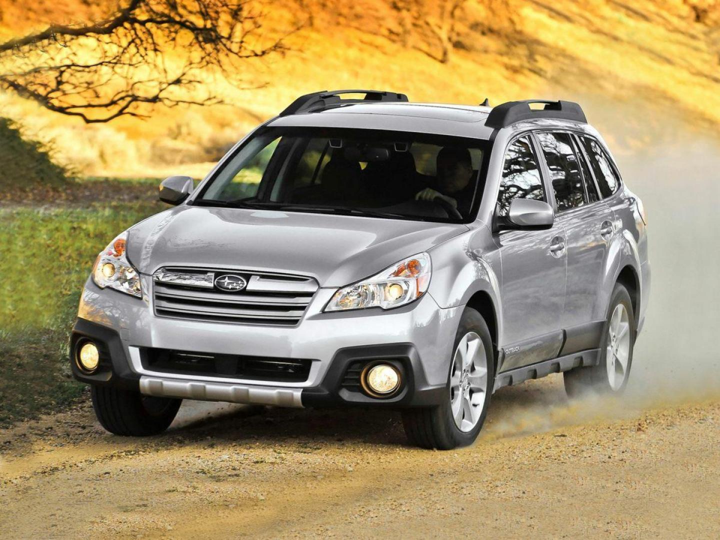 2013 WHITE Subaru Outback 2.5i (4S4BRCAC7D3) with an 4 Cyl, 2.5L engine, Automatic transmission, located at 10890 W. Colfax Ave., Lakewood, CO, 80215, (303) 274-7692, 39.739914, -105.120132 - Photo#31