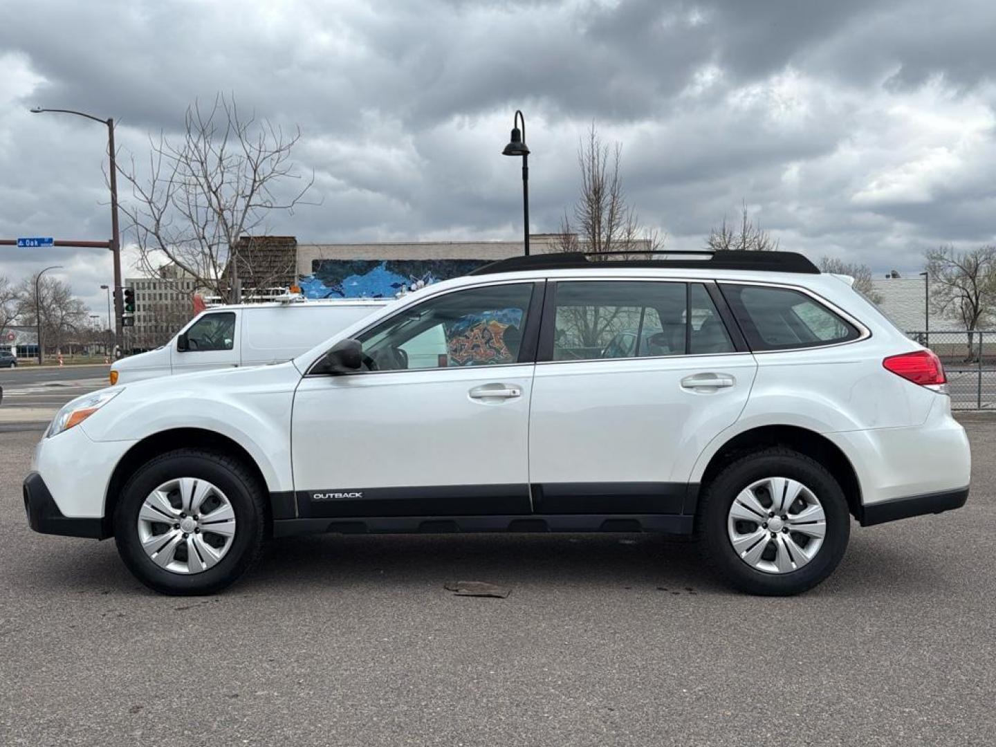 2013 WHITE Subaru Outback 2.5i (4S4BRCAC7D3) with an 4 Cyl, 2.5L engine, Automatic transmission, located at 10890 W. Colfax Ave., Lakewood, CO, 80215, (303) 274-7692, 39.739914, -105.120132 - Photo#7