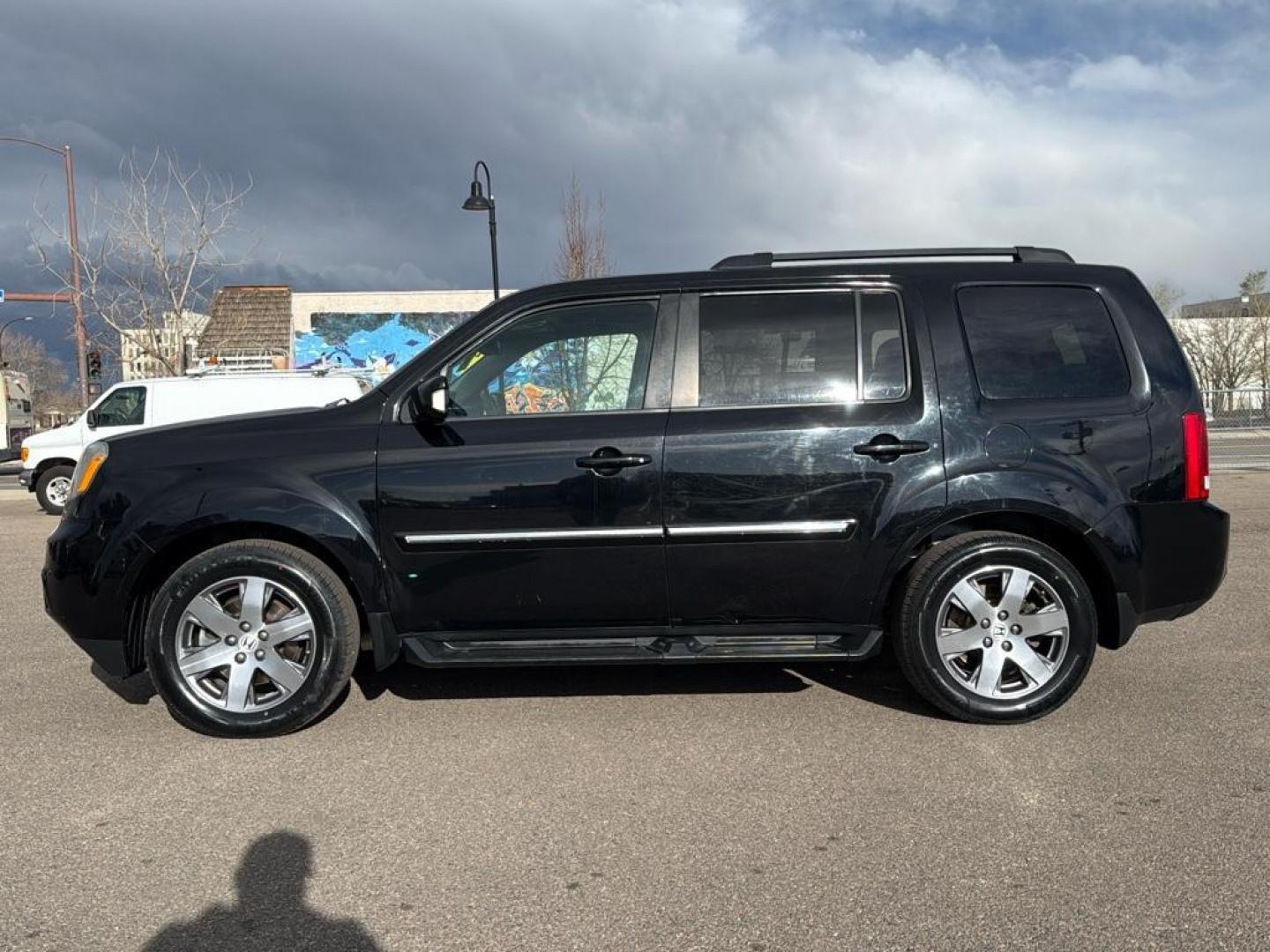2014 BLACK Honda Pilot Touring-RES (5FNYF4H97EB) with an V6, 3.5L engine, Automatic transmission, located at 10890 W. Colfax Ave., Lakewood, CO, 80215, (303) 274-7692, 39.739914, -105.120132 - Photo#8