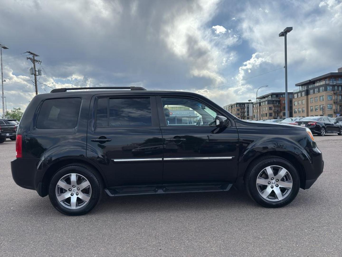 2014 BLACK /ACTUAL Honda Pilot Touring-RES (5FNYF4H97EB) with an V6, 3.5L engine, Automatic transmission, located at 10890 W. Colfax Ave., Lakewood, CO, 80215, (303) 274-7692, 39.739914, -105.120132 - Discover the perfect blend of style, comfort, and performance with this stunning 2014 Honda Pilot Touring-RES! This versatile SUV is designed to elevate your driving experience with its impeccable features and robust engineering. Under the hood, the Honda Pilot is powered by a dynamic V6, 3.5L engin - Photo#3