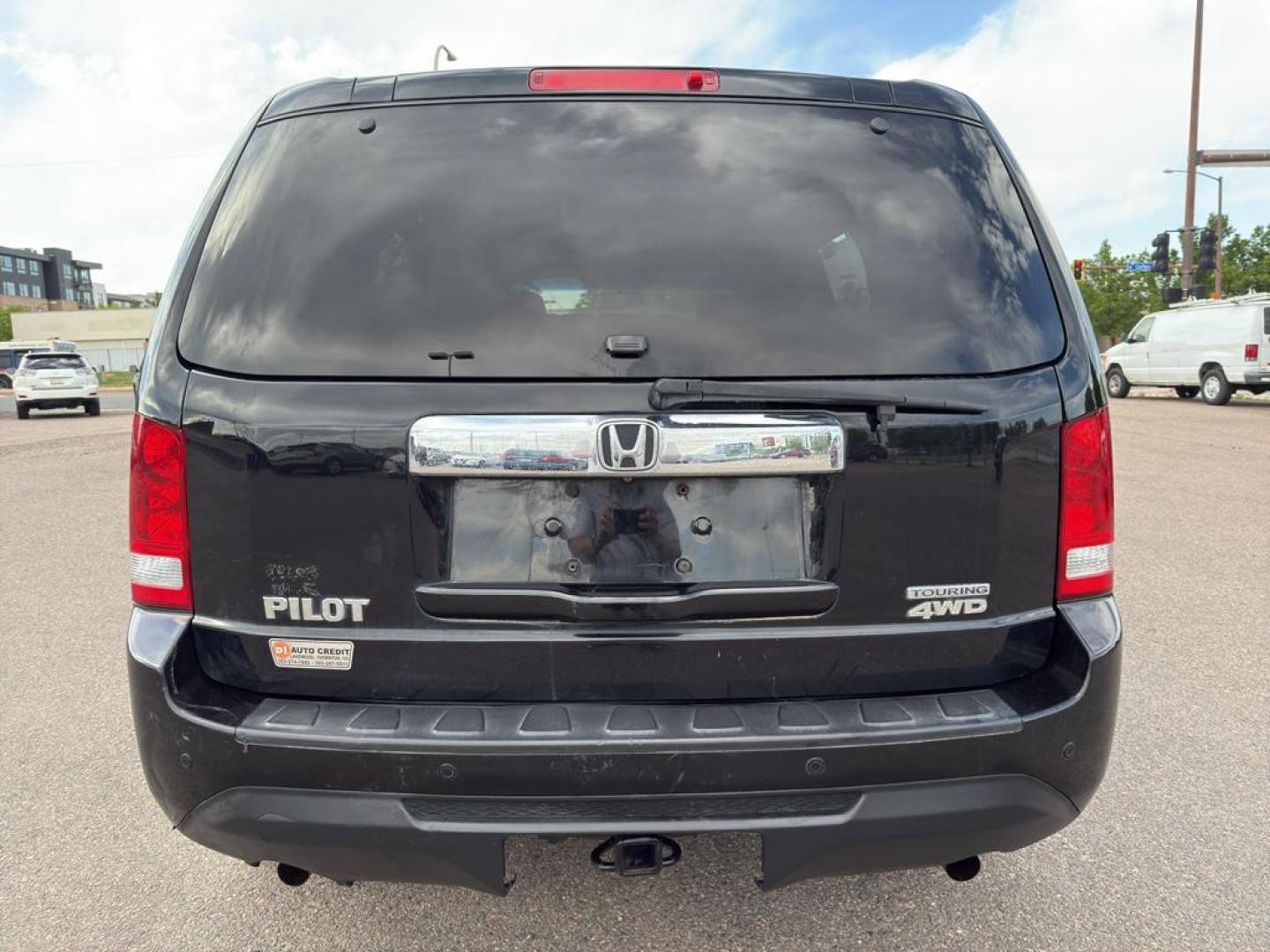 2014 BLACK /ACTUAL Honda Pilot Touring-RES (5FNYF4H97EB) with an V6, 3.5L engine, Automatic transmission, located at 10890 W. Colfax Ave., Lakewood, CO, 80215, (303) 274-7692, 39.739914, -105.120132 - Discover the perfect blend of style, comfort, and performance with this stunning 2014 Honda Pilot Touring-RES! This versatile SUV is designed to elevate your driving experience with its impeccable features and robust engineering. Under the hood, the Honda Pilot is powered by a dynamic V6, 3.5L engin - Photo#5