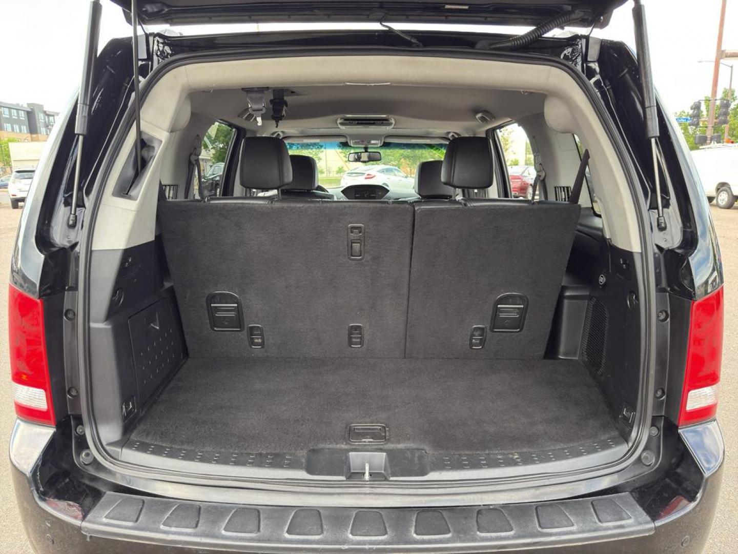 2014 BLACK /ACTUAL Honda Pilot Touring-RES (5FNYF4H97EB) with an V6, 3.5L engine, Automatic transmission, located at 10890 W. Colfax Ave., Lakewood, CO, 80215, (303) 274-7692, 39.739914, -105.120132 - Discover the perfect blend of style, comfort, and performance with this stunning 2014 Honda Pilot Touring-RES! This versatile SUV is designed to elevate your driving experience with its impeccable features and robust engineering. Under the hood, the Honda Pilot is powered by a dynamic V6, 3.5L engin - Photo#14