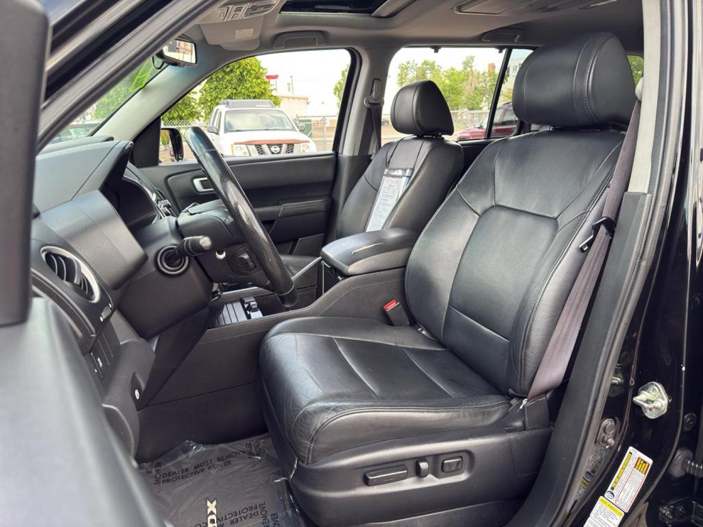 2014 BLACK /ACTUAL Honda Pilot Touring-RES (5FNYF4H97EB) with an V6, 3.5L engine, Automatic transmission, located at 10890 W. Colfax Ave., Lakewood, CO, 80215, (303) 274-7692, 39.739914, -105.120132 - Discover the perfect blend of style, comfort, and performance with this stunning 2014 Honda Pilot Touring-RES! This versatile SUV is designed to elevate your driving experience with its impeccable features and robust engineering. Under the hood, the Honda Pilot is powered by a dynamic V6, 3.5L engin - Photo#19