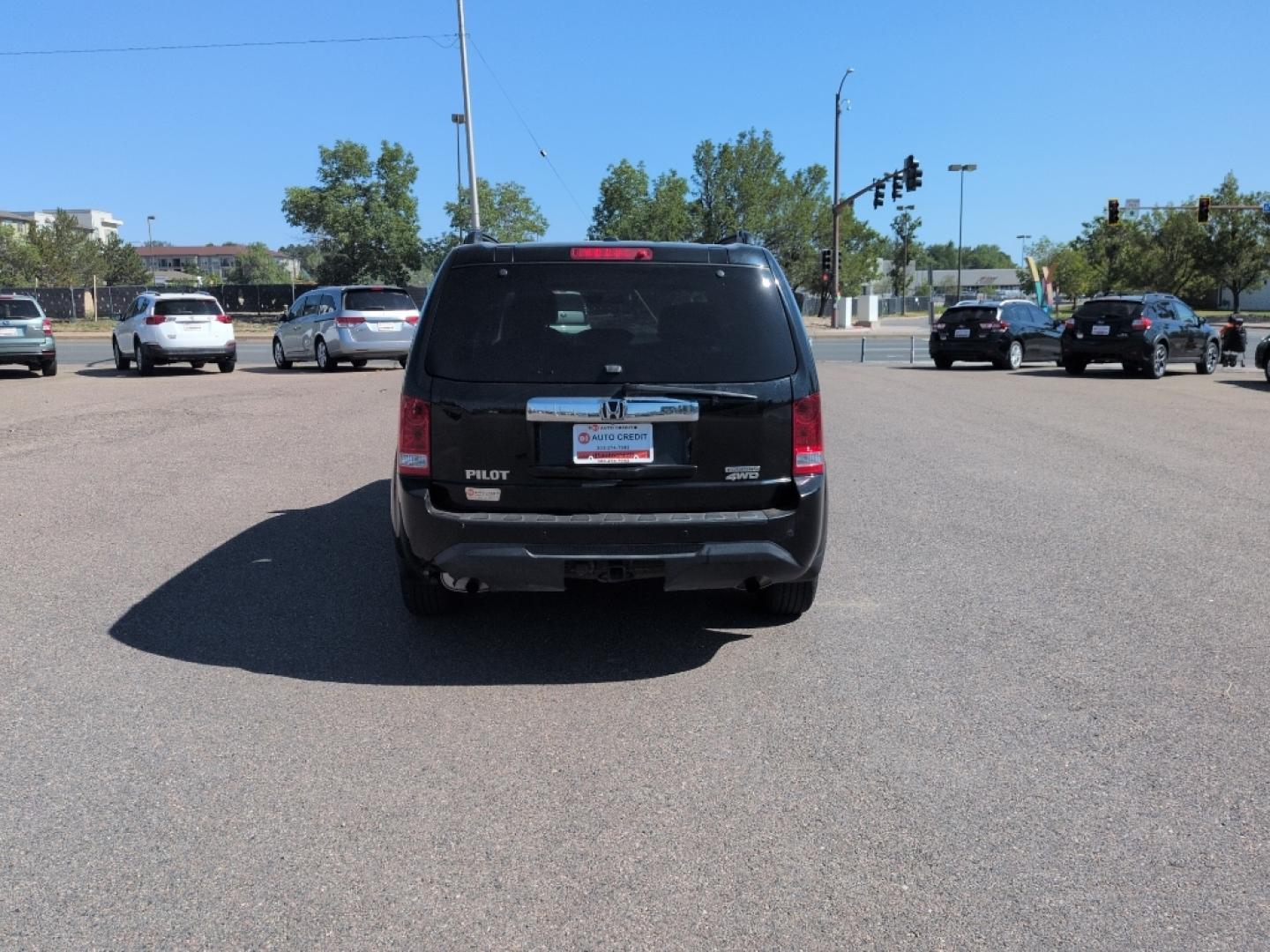 2014 BLACK Honda Pilot Touring-RES (5FNYF4H97EB) with an V6, 3.5L engine, Automatic transmission, located at 10890 W. Colfax Ave., Lakewood, CO, 80215, (303) 274-7692, 39.739914, -105.120132- Photo#5