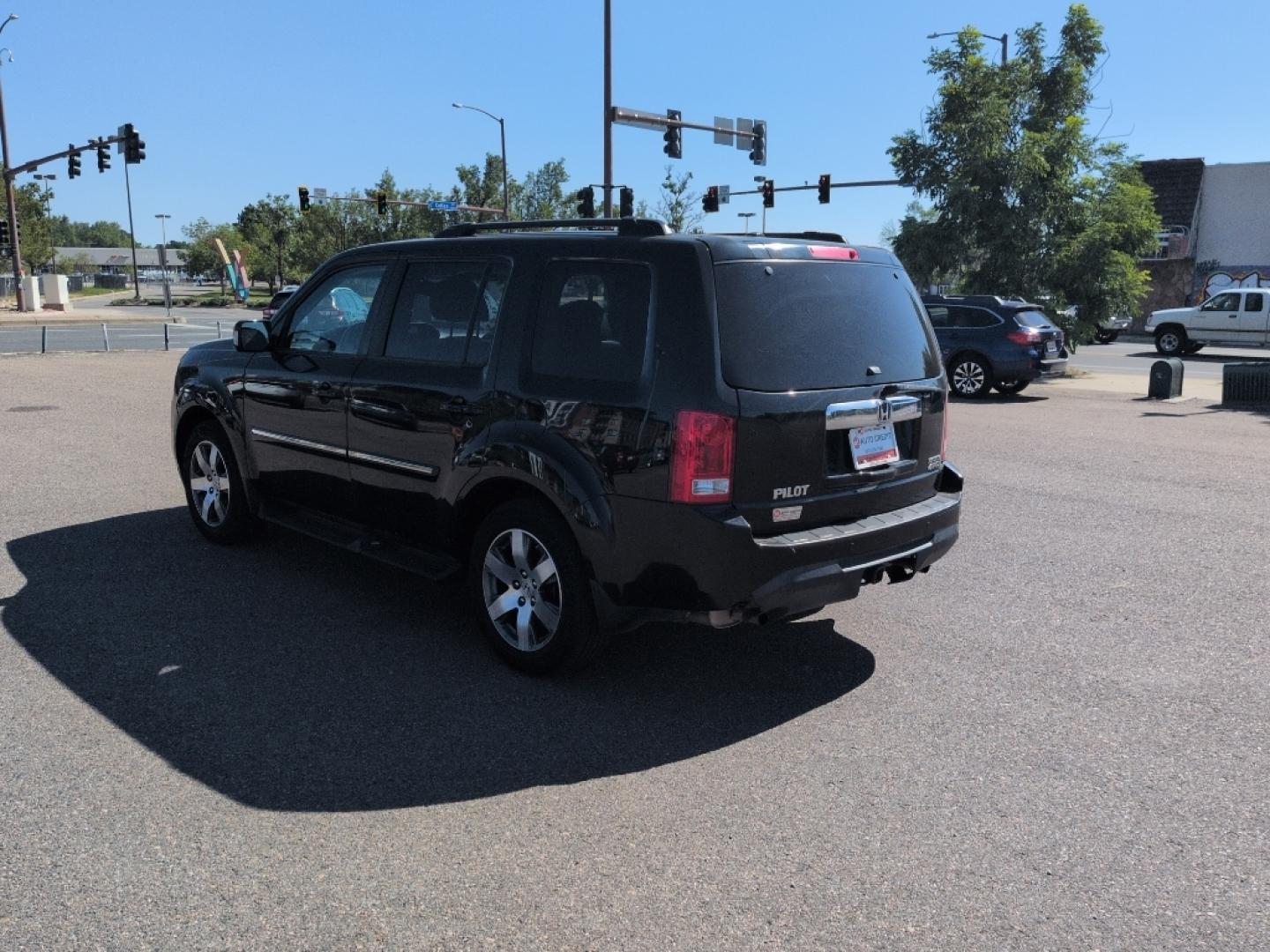 2014 BLACK Honda Pilot Touring-RES (5FNYF4H97EB) with an V6, 3.5L engine, Automatic transmission, located at 10890 W. Colfax Ave., Lakewood, CO, 80215, (303) 274-7692, 39.739914, -105.120132- Photo#6