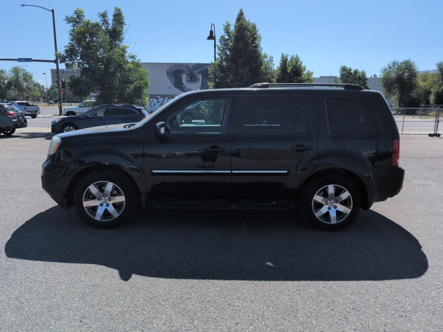 2014 BLACK Honda Pilot Touring-RES (5FNYF4H97EB) with an V6, 3.5L engine, Automatic transmission, located at 10890 W. Colfax Ave., Lakewood, CO, 80215, (303) 274-7692, 39.739914, -105.120132- Photo#7