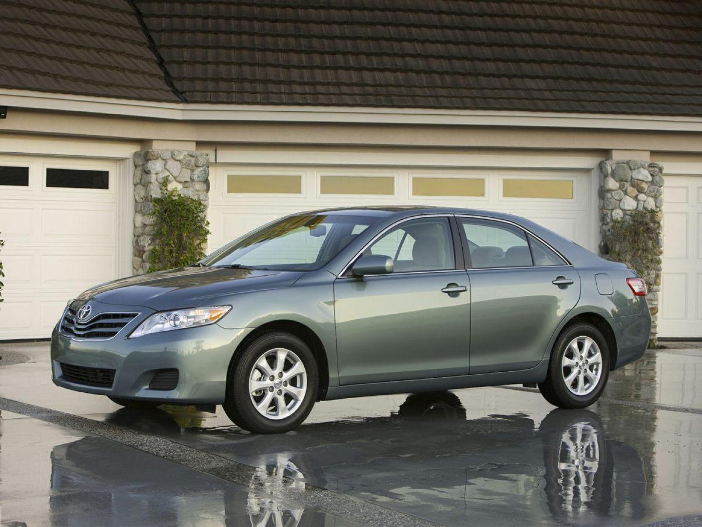 2011 Toyota Camry (4T1BF3EK3BU) with an 4 Cyl, 2.5L engine, Manual transmission, located at 10890 W. Colfax Ave., Lakewood, CO, 80215, (303) 274-7692, 39.739914, -105.120132 - Photo#3