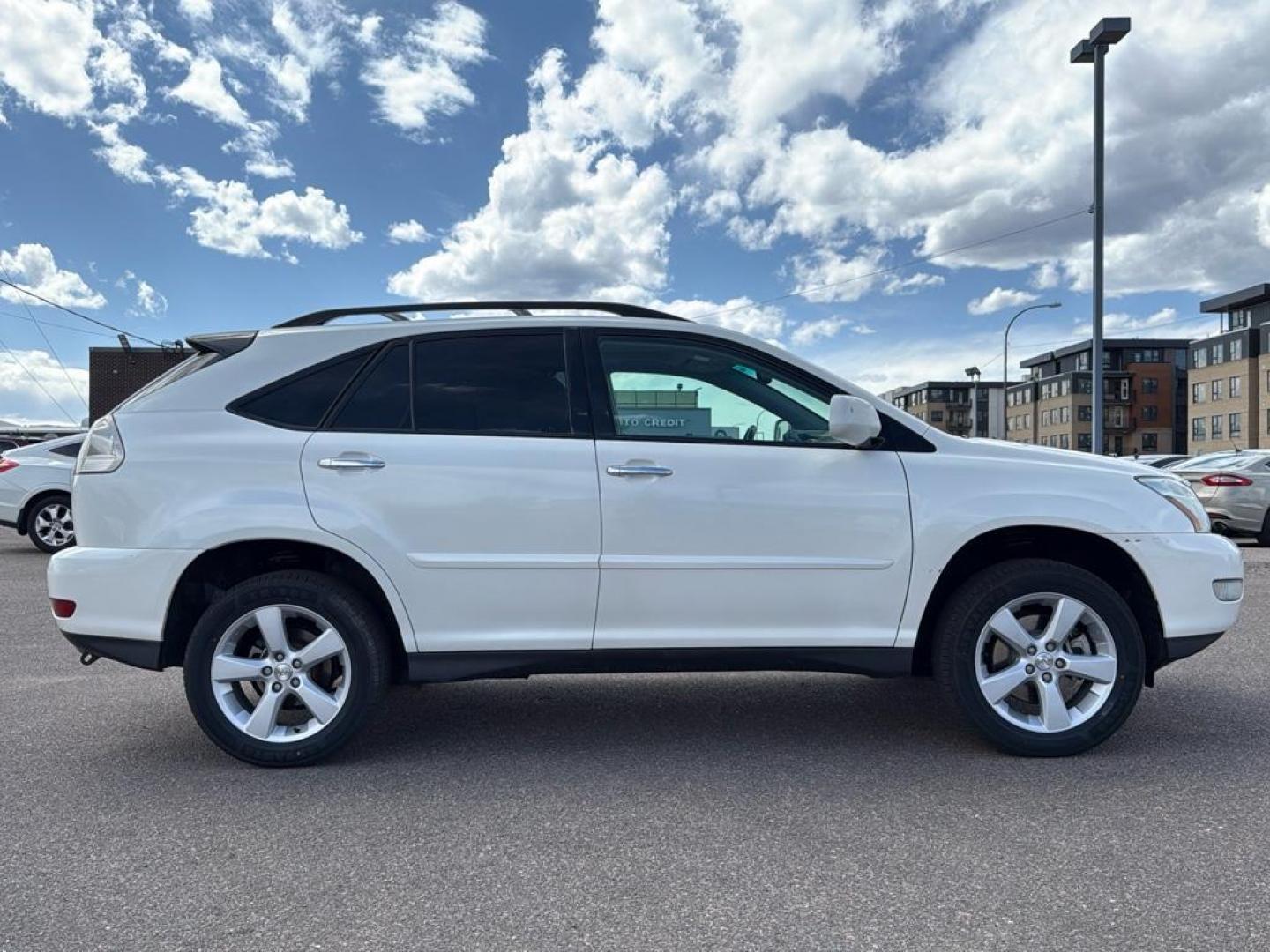 2008 WHITE Lexus RX 350 Base (2T2HK31U58C) with an V6, 3.5L engine, Automatic transmission, located at 10890 W. Colfax Ave., Lakewood, CO, 80215, (303) 274-7692, 39.739914, -105.120132 - Photo#3