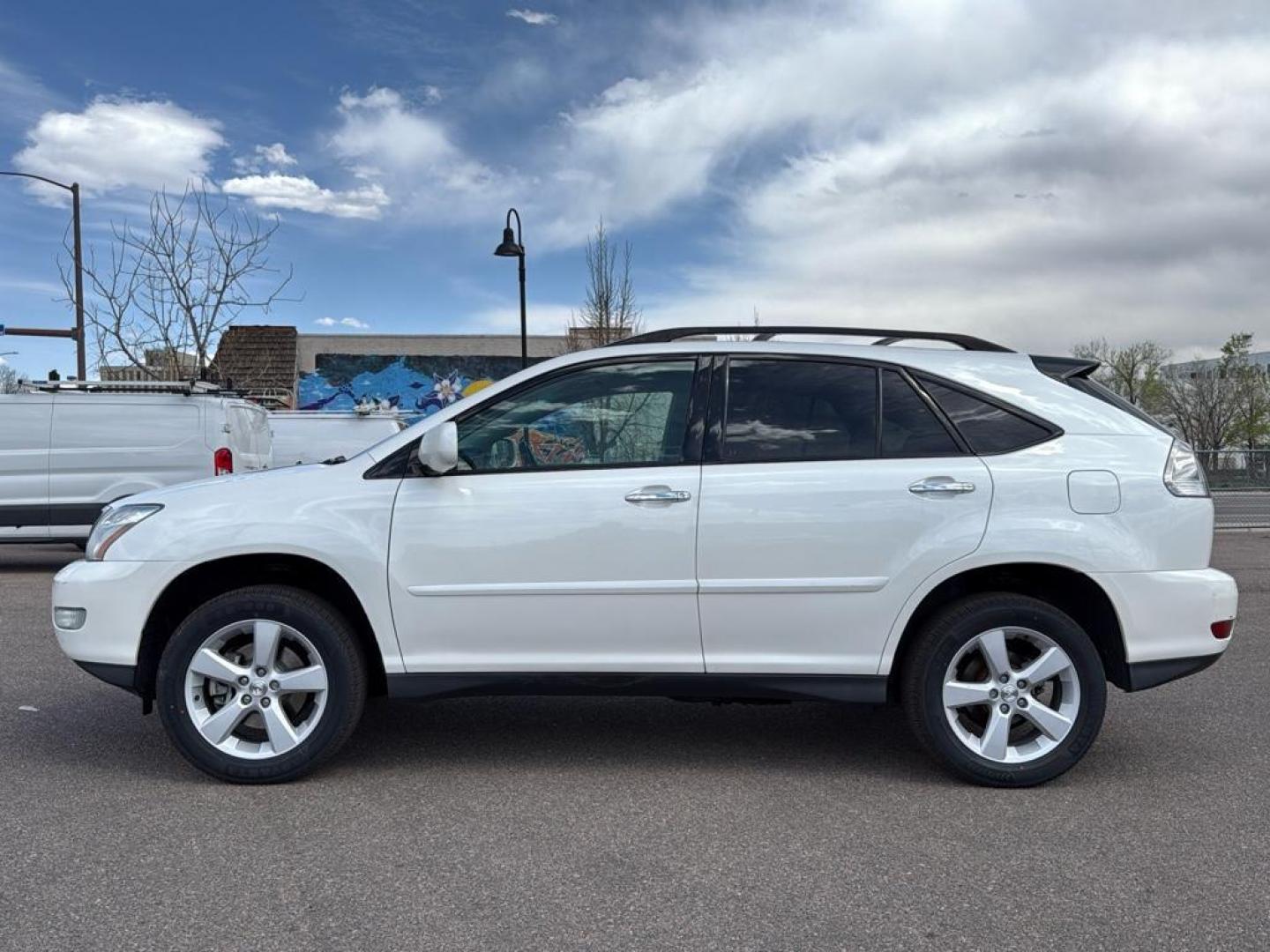 2008 WHITE Lexus RX 350 Base (2T2HK31U58C) with an V6, 3.5L engine, Automatic transmission, located at 10890 W. Colfax Ave., Lakewood, CO, 80215, (303) 274-7692, 39.739914, -105.120132 - Photo#7
