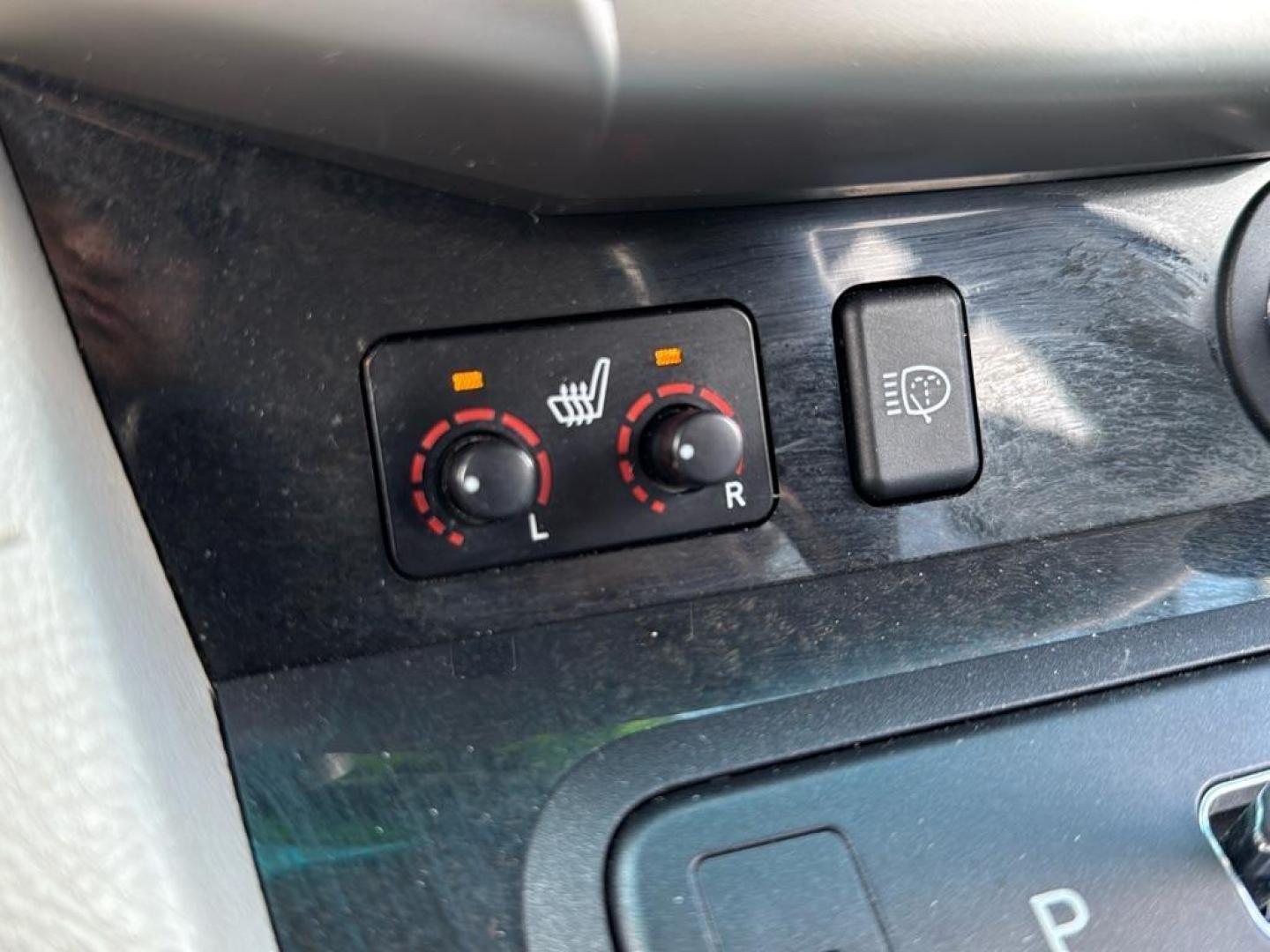 2008 WHITE Lexus RX 350 Base (2T2HK31U58C) with an V6, 3.5L engine, Automatic transmission, located at 10890 W. Colfax Ave., Lakewood, CO, 80215, (303) 274-7692, 39.739914, -105.120132 - Photo#11
