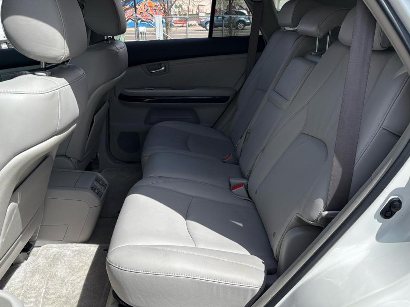 2008 WHITE Lexus RX 350 Base (2T2HK31U58C) with an V6, 3.5L engine, Automatic transmission, located at 10890 W. Colfax Ave., Lakewood, CO, 80215, (303) 274-7692, 39.739914, -105.120132 - Photo#17