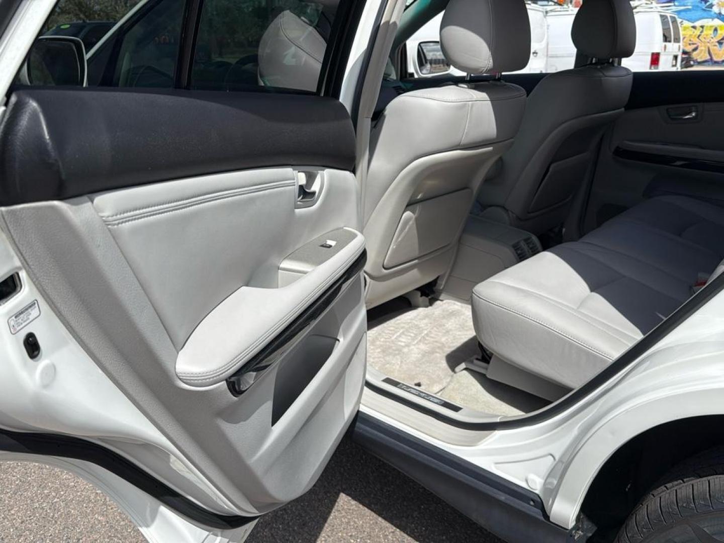 2008 WHITE Lexus RX 350 Base (2T2HK31U58C) with an V6, 3.5L engine, Automatic transmission, located at 10890 W. Colfax Ave., Lakewood, CO, 80215, (303) 274-7692, 39.739914, -105.120132 - Photo#25