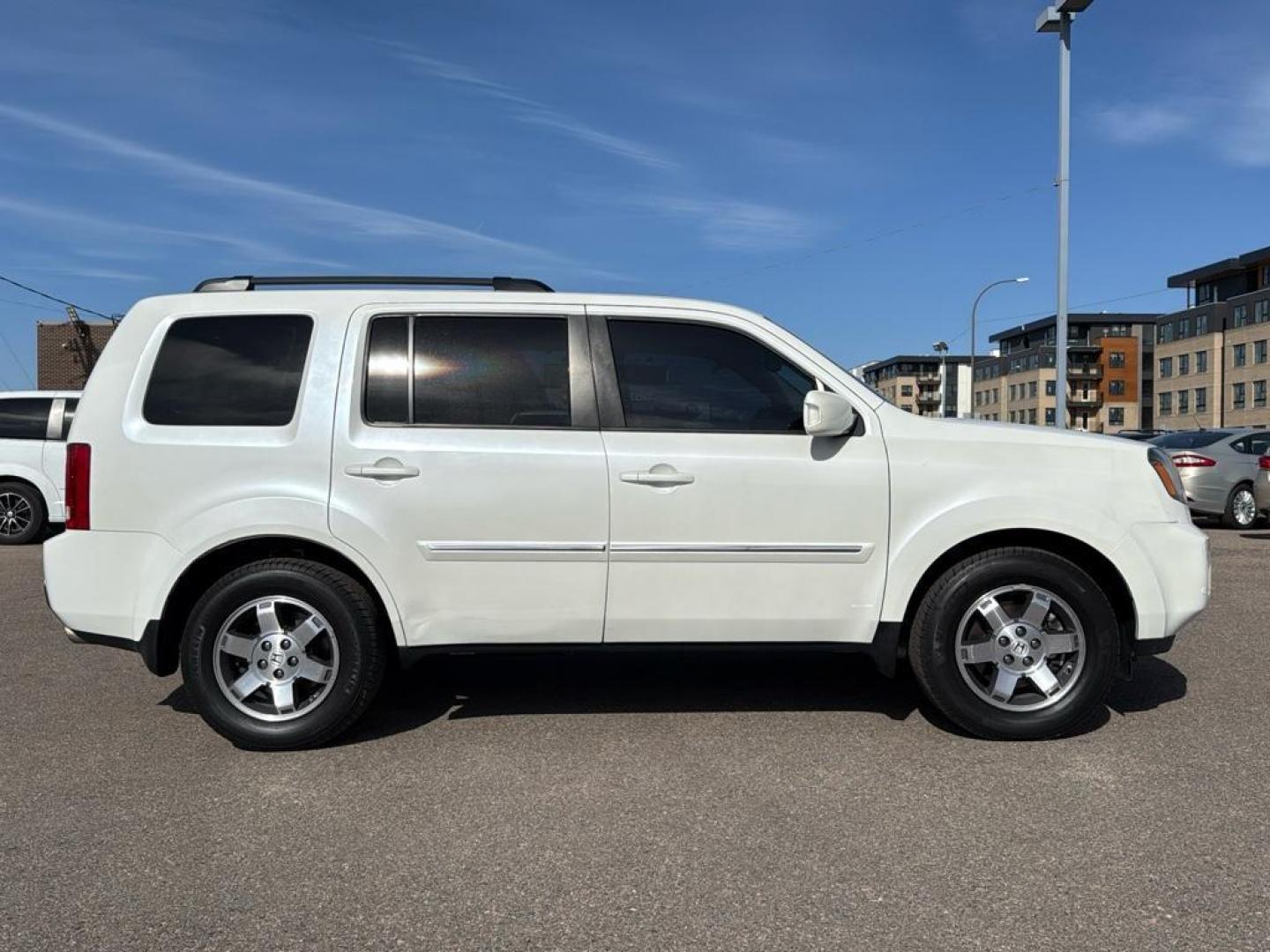 2011 WHITE Honda Pilot Touring-RES (5FNYF4H9XBB) with an V6, 3.5L engine, Automatic transmission, located at 10890 W. Colfax Ave., Lakewood, CO, 80215, (303) 274-7692, 39.739914, -105.120132 - Photo#3