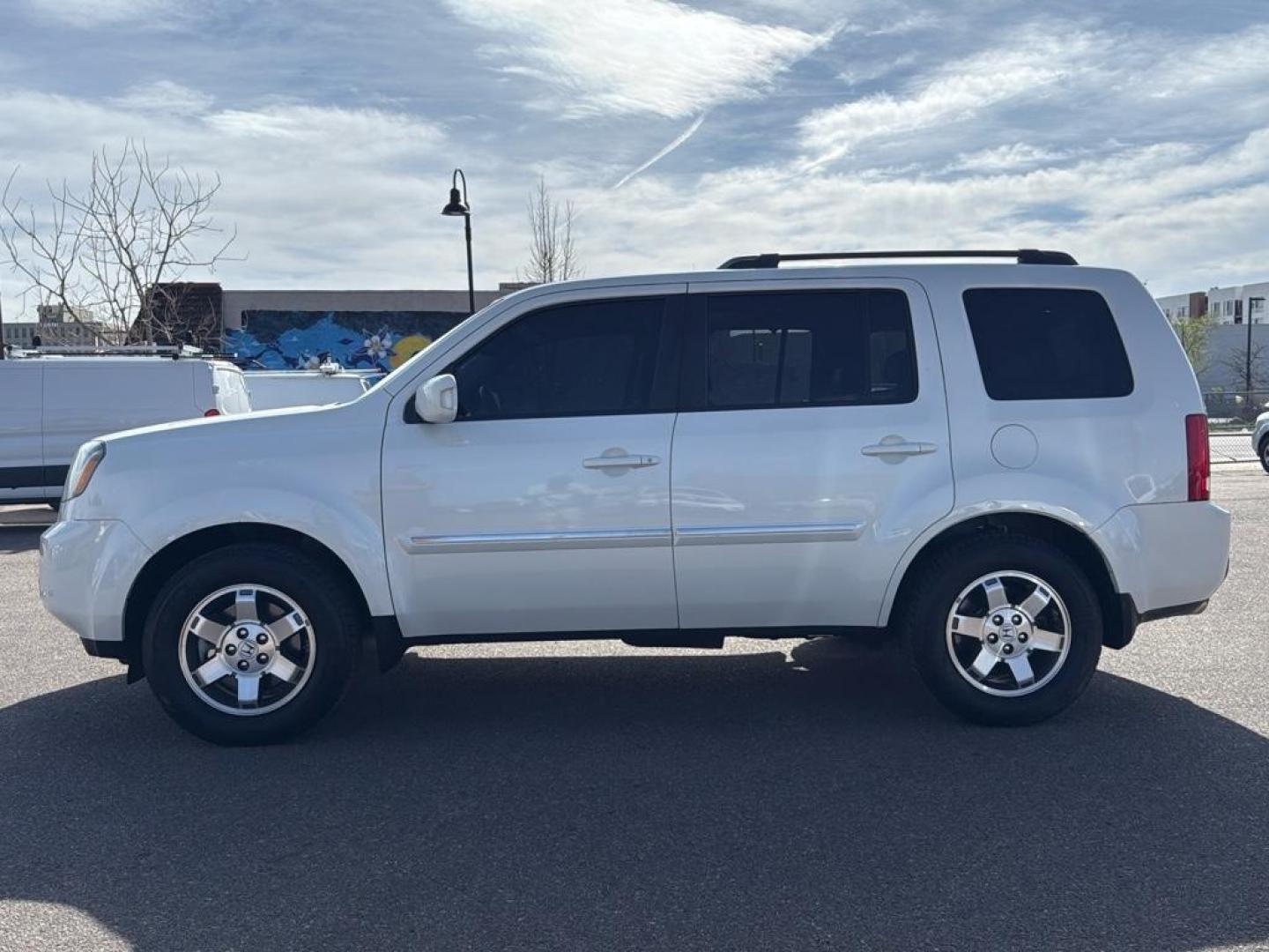 2011 WHITE Honda Pilot Touring-RES (5FNYF4H9XBB) with an V6, 3.5L engine, Automatic transmission, located at 10890 W. Colfax Ave., Lakewood, CO, 80215, (303) 274-7692, 39.739914, -105.120132 - Photo#7