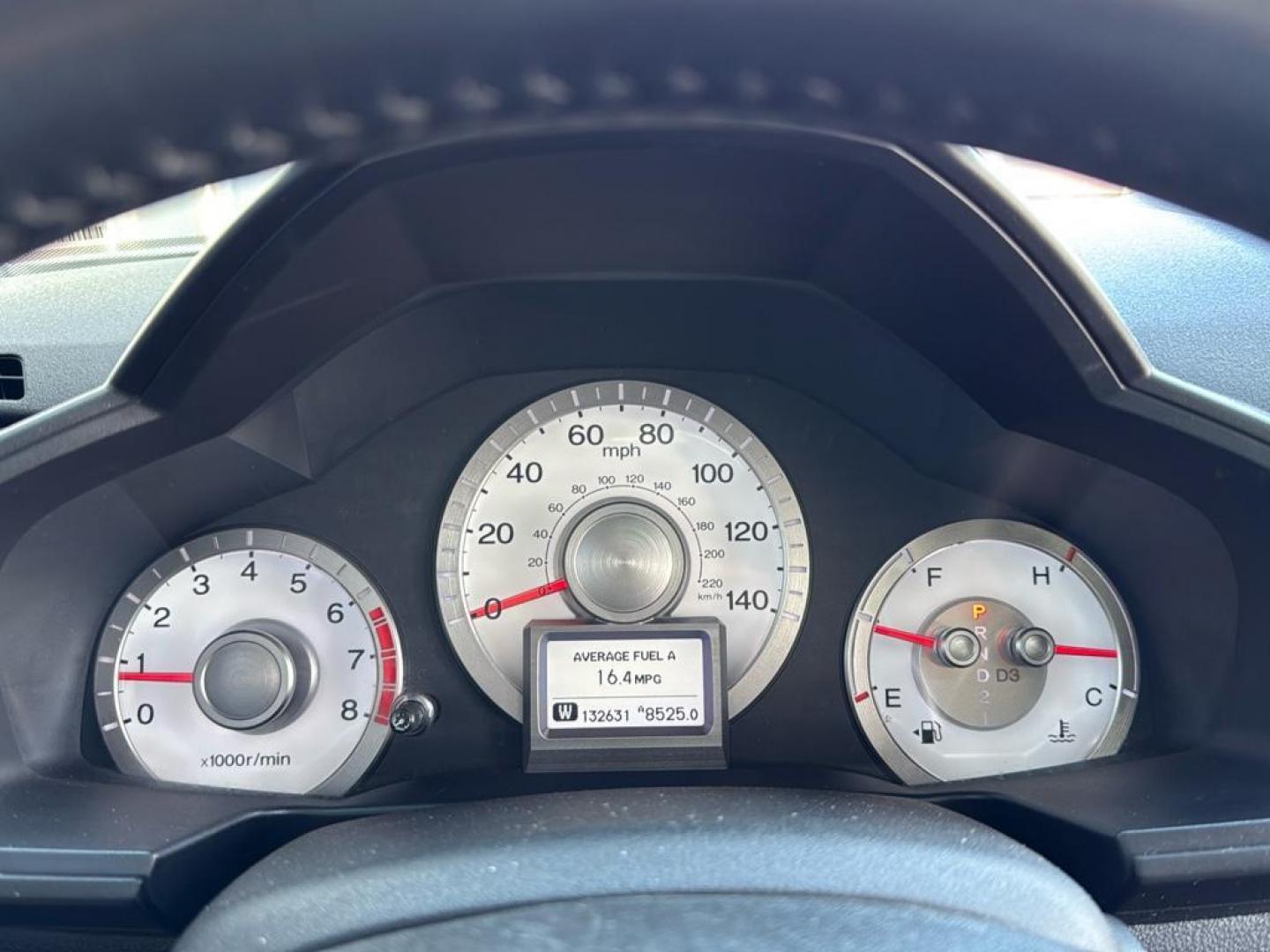 2011 WHITE Honda Pilot Touring-RES (5FNYF4H9XBB) with an V6, 3.5L engine, Automatic transmission, located at 10890 W. Colfax Ave., Lakewood, CO, 80215, (303) 274-7692, 39.739914, -105.120132 - Photo#8