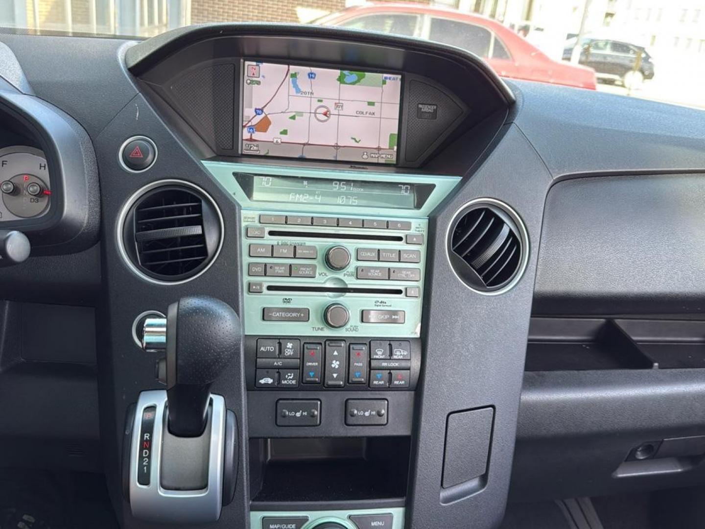 2011 WHITE Honda Pilot Touring-RES (5FNYF4H9XBB) with an V6, 3.5L engine, Automatic transmission, located at 10890 W. Colfax Ave., Lakewood, CO, 80215, (303) 274-7692, 39.739914, -105.120132 - Photo#11