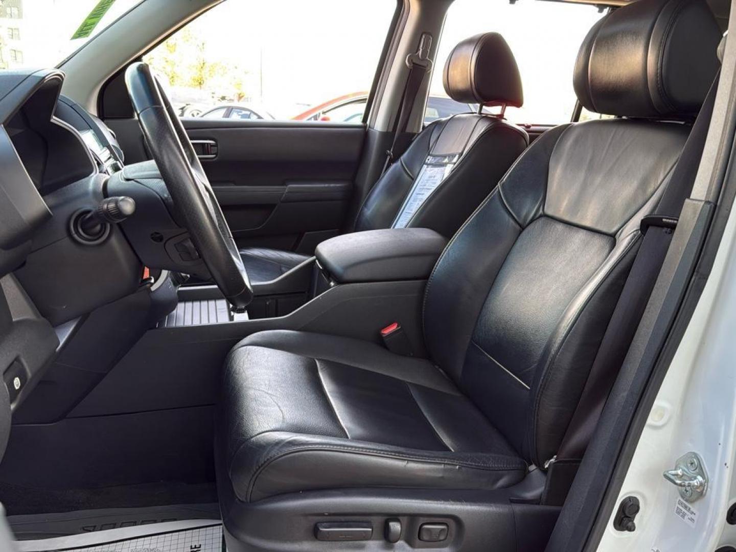 2011 WHITE Honda Pilot Touring-RES (5FNYF4H9XBB) with an V6, 3.5L engine, Automatic transmission, located at 10890 W. Colfax Ave., Lakewood, CO, 80215, (303) 274-7692, 39.739914, -105.120132 - Photo#15