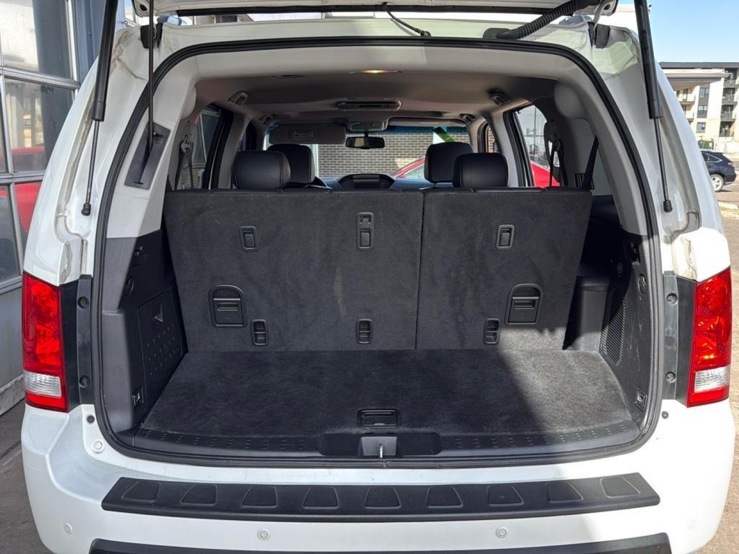 2011 WHITE Honda Pilot Touring-RES (5FNYF4H9XBB) with an V6, 3.5L engine, Automatic transmission, located at 10890 W. Colfax Ave., Lakewood, CO, 80215, (303) 274-7692, 39.739914, -105.120132 - Photo#20