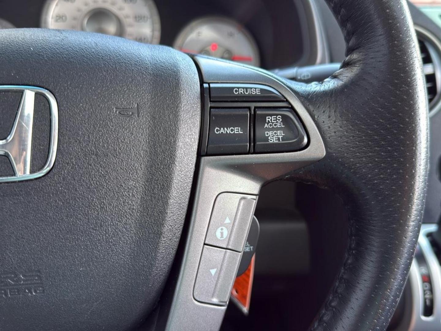 2011 WHITE Honda Pilot Touring-RES (5FNYF4H9XBB) with an V6, 3.5L engine, Automatic transmission, located at 10890 W. Colfax Ave., Lakewood, CO, 80215, (303) 274-7692, 39.739914, -105.120132 - Photo#26