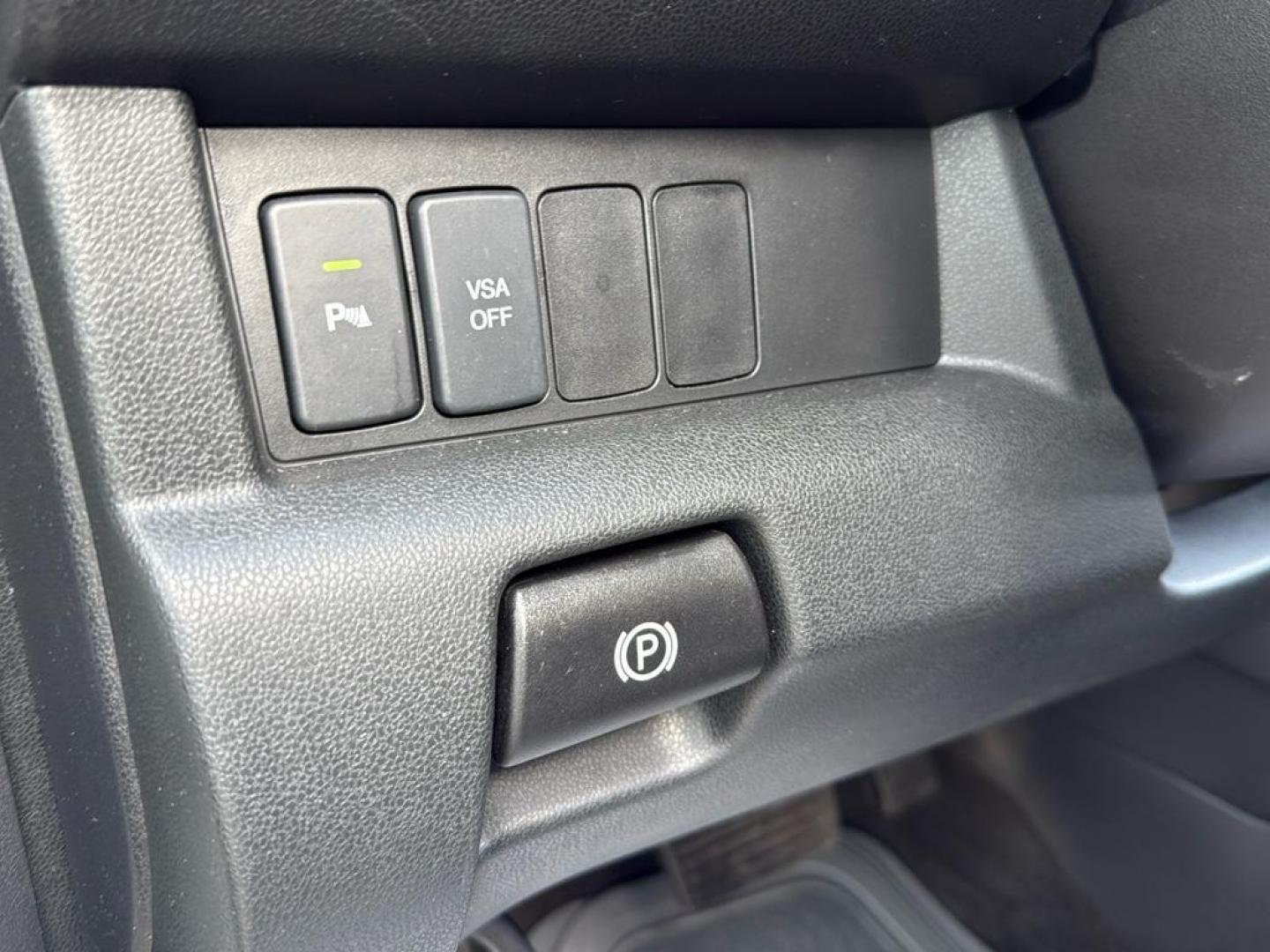 2011 WHITE Honda Pilot Touring-RES (5FNYF4H9XBB) with an V6, 3.5L engine, Automatic transmission, located at 10890 W. Colfax Ave., Lakewood, CO, 80215, (303) 274-7692, 39.739914, -105.120132 - Photo#28