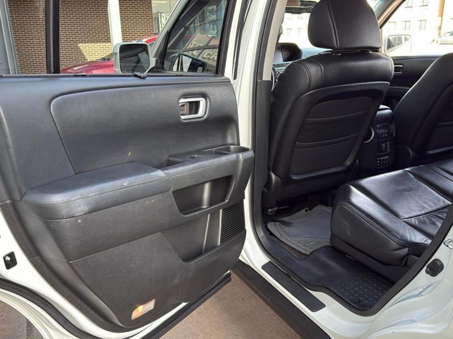 2011 WHITE Honda Pilot Touring-RES (5FNYF4H9XBB) with an V6, 3.5L engine, Automatic transmission, located at 10890 W. Colfax Ave., Lakewood, CO, 80215, (303) 274-7692, 39.739914, -105.120132 - Photo#32
