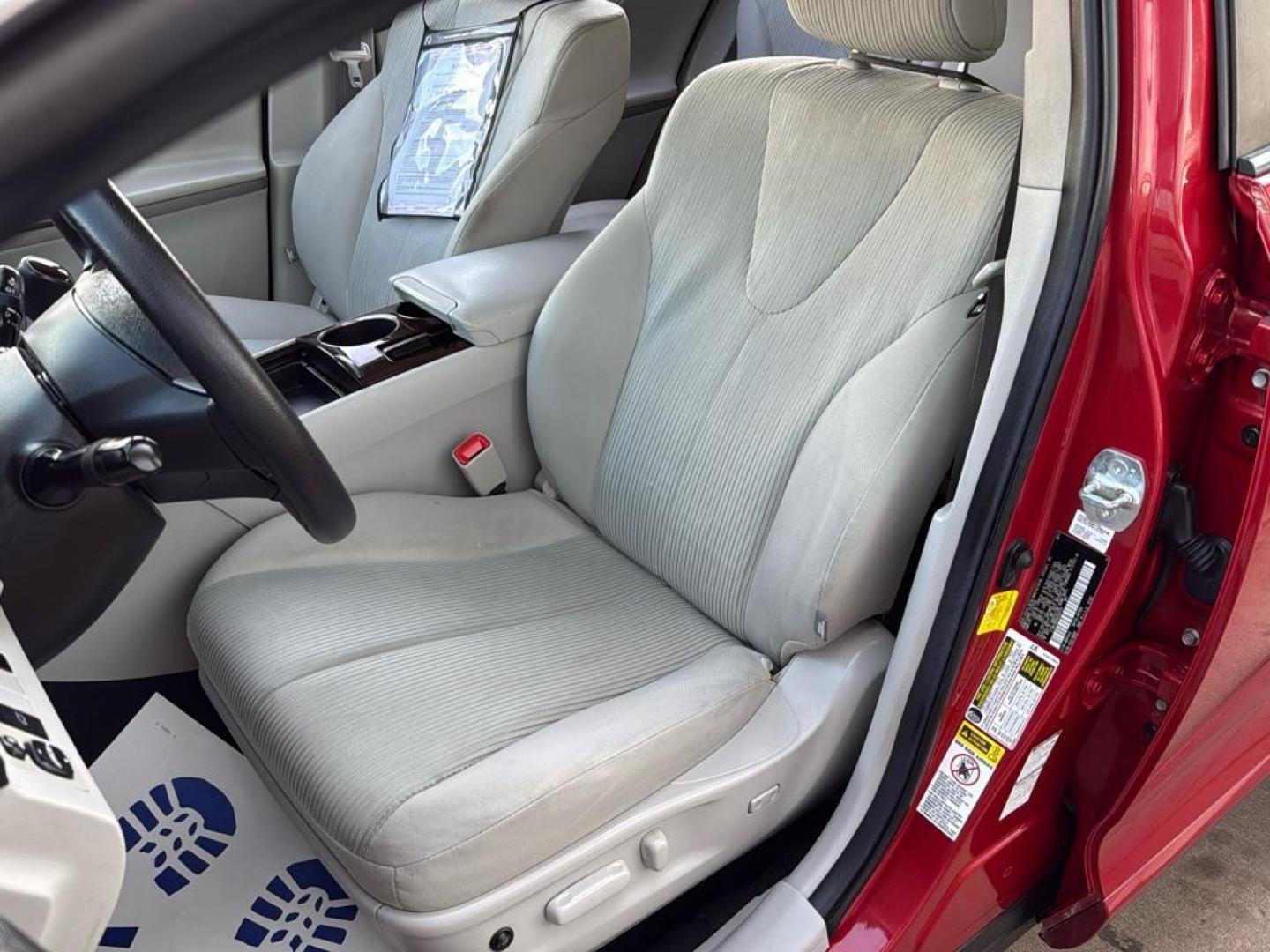 2011 RED Toyota Venza Base (4T3BK3BB0BU) with an V6, 3.5L engine, Automatic transmission, located at 10890 W. Colfax Ave., Lakewood, CO, 80215, (303) 274-7692, 39.739914, -105.120132 - Photo#17