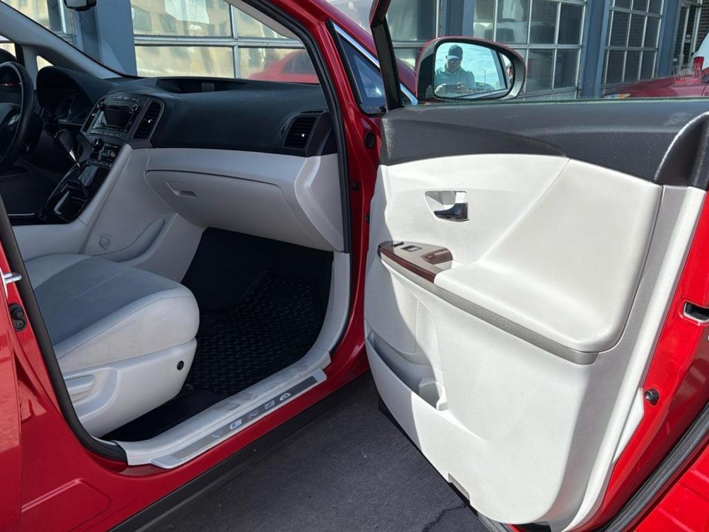 2011 RED Toyota Venza Base (4T3BK3BB0BU) with an V6, 3.5L engine, Automatic transmission, located at 10890 W. Colfax Ave., Lakewood, CO, 80215, (303) 274-7692, 39.739914, -105.120132 - Photo#24