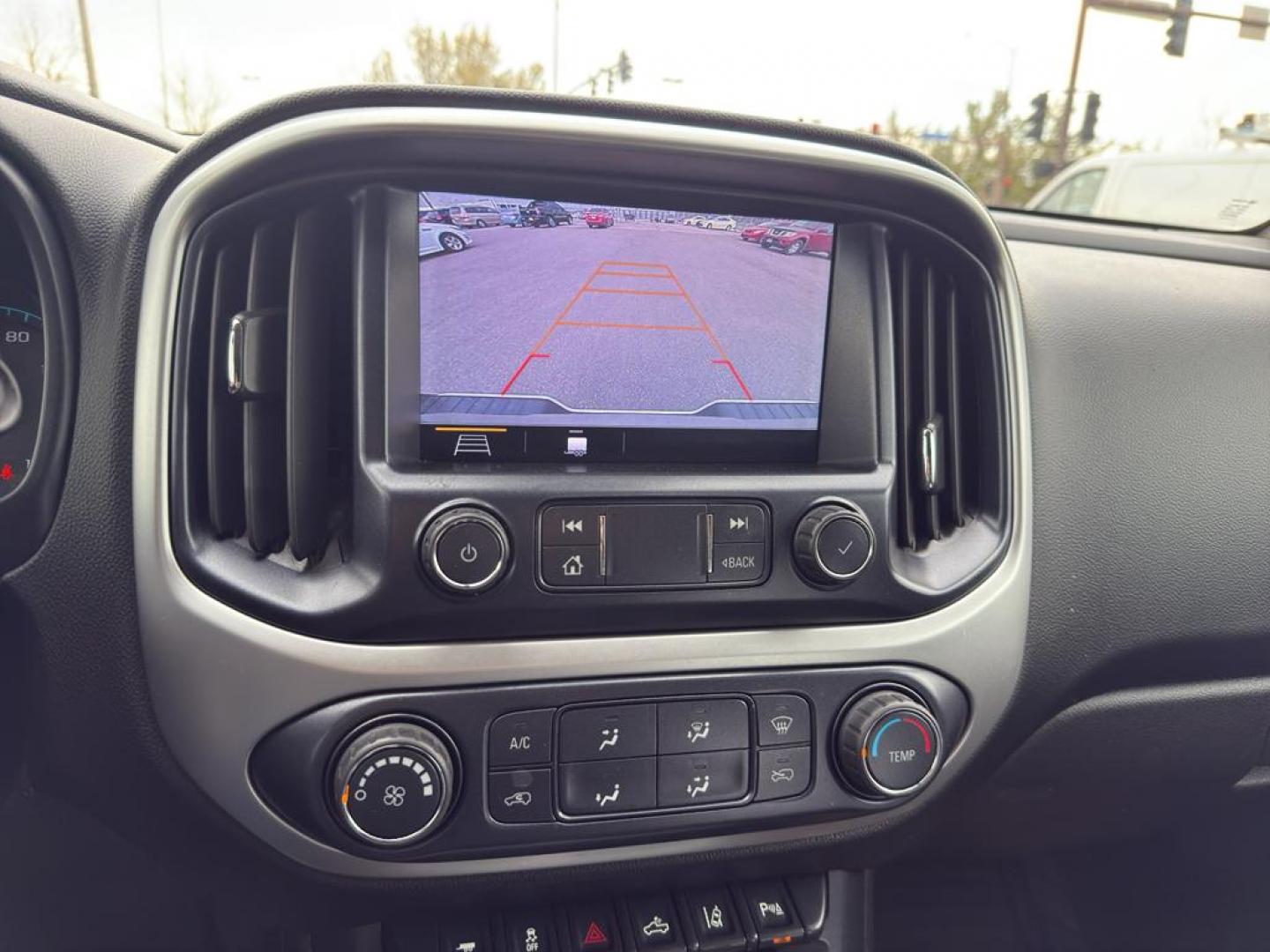 2019 WHITE /GRAY Chevrolet Colorado LT (1GCHTCEN2K1) with an V6, 3.6L engine, Automatic transmission, located at 10890 W. Colfax Ave., Lakewood, CO, 80215, (303) 274-7692, 39.739914, -105.120132 - <b>Summary</b><br>Apple/ Android Carplay, Fully Serviced And Ready For Colorado! New Tires, Non smoker, One Owner And In Excellent Condition, This car comes with a 3 month/ 3000 mile warranty for peace of mind!<br><br><b>Vehicle Details</b><br>Discover the perfect blend of power and versatility with - Photo#16