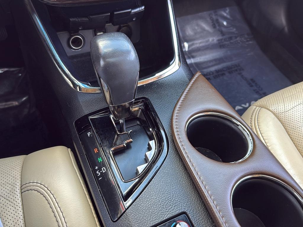 2013 GREEN Toyota Avalon Hybrid XLE TOURING (4T1BD1EB4DU) with an 4 Cyl, 2.5L engine, Automatic transmission, located at 10890 W. Colfax Ave., Lakewood, CO, 80215, (303) 274-7692, 39.739914, -105.120132 - For sale: a meticulously maintained 2013 Toyota Avalon Hybrid XLE Touring that combines luxury, efficiency, and reliability. This sophisticated sedan features a robust 4-cylinder, 2.5L engine paired with front-wheel drive, offering an impressive blend of power and fuel economy. The Avalons hybrid te - Photo#10