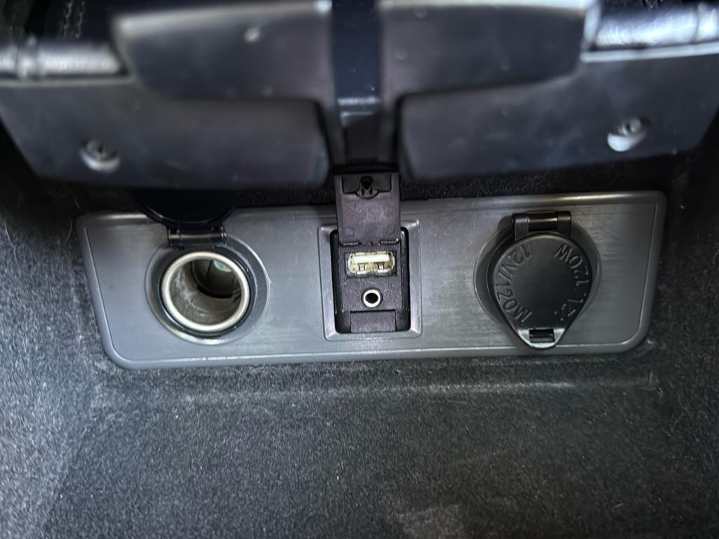 2013 GREEN Toyota Avalon Hybrid XLE TOURING (4T1BD1EB4DU) with an 4 Cyl, 2.5L engine, Automatic transmission, located at 10890 W. Colfax Ave., Lakewood, CO, 80215, (303) 274-7692, 39.739914, -105.120132 - For sale: a meticulously maintained 2013 Toyota Avalon Hybrid XLE Touring that combines luxury, efficiency, and reliability. This sophisticated sedan features a robust 4-cylinder, 2.5L engine paired with front-wheel drive, offering an impressive blend of power and fuel economy. The Avalons hybrid te - Photo#12