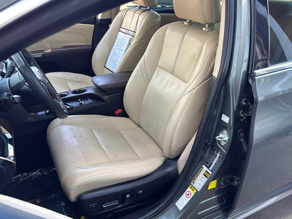 2013 GREEN Toyota Avalon Hybrid XLE TOURING (4T1BD1EB4DU) with an 4 Cyl, 2.5L engine, Automatic transmission, located at 10890 W. Colfax Ave., Lakewood, CO, 80215, (303) 274-7692, 39.739914, -105.120132 - For sale: a meticulously maintained 2013 Toyota Avalon Hybrid XLE Touring that combines luxury, efficiency, and reliability. This sophisticated sedan features a robust 4-cylinder, 2.5L engine paired with front-wheel drive, offering an impressive blend of power and fuel economy. The Avalons hybrid te - Photo#14