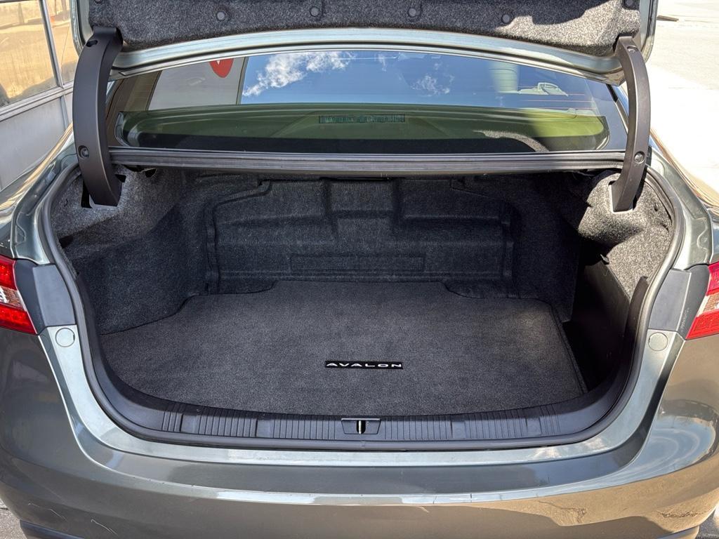 2013 GREEN Toyota Avalon Hybrid XLE TOURING (4T1BD1EB4DU) with an 4 Cyl, 2.5L engine, Automatic transmission, located at 10890 W. Colfax Ave., Lakewood, CO, 80215, (303) 274-7692, 39.739914, -105.120132 - For sale: a meticulously maintained 2013 Toyota Avalon Hybrid XLE Touring that combines luxury, efficiency, and reliability. This sophisticated sedan features a robust 4-cylinder, 2.5L engine paired with front-wheel drive, offering an impressive blend of power and fuel economy. The Avalons hybrid te - Photo#18