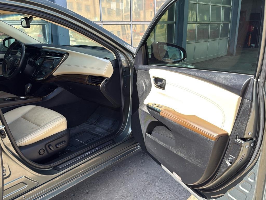 2013 GREEN Toyota Avalon Hybrid XLE TOURING (4T1BD1EB4DU) with an 4 Cyl, 2.5L engine, Automatic transmission, located at 10890 W. Colfax Ave., Lakewood, CO, 80215, (303) 274-7692, 39.739914, -105.120132 - For sale: a meticulously maintained 2013 Toyota Avalon Hybrid XLE Touring that combines luxury, efficiency, and reliability. This sophisticated sedan features a robust 4-cylinder, 2.5L engine paired with front-wheel drive, offering an impressive blend of power and fuel economy. The Avalons hybrid te - Photo#25