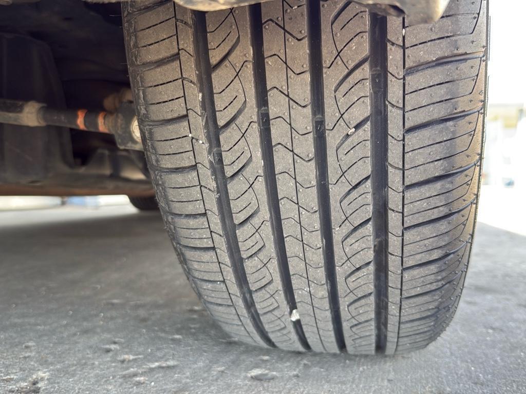 2013 GREEN Toyota Avalon Hybrid XLE TOURING (4T1BD1EB4DU) with an 4 Cyl, 2.5L engine, Automatic transmission, located at 10890 W. Colfax Ave., Lakewood, CO, 80215, (303) 274-7692, 39.739914, -105.120132 - For sale: a meticulously maintained 2013 Toyota Avalon Hybrid XLE Touring that combines luxury, efficiency, and reliability. This sophisticated sedan features a robust 4-cylinder, 2.5L engine paired with front-wheel drive, offering an impressive blend of power and fuel economy. The Avalons hybrid te - Photo#29