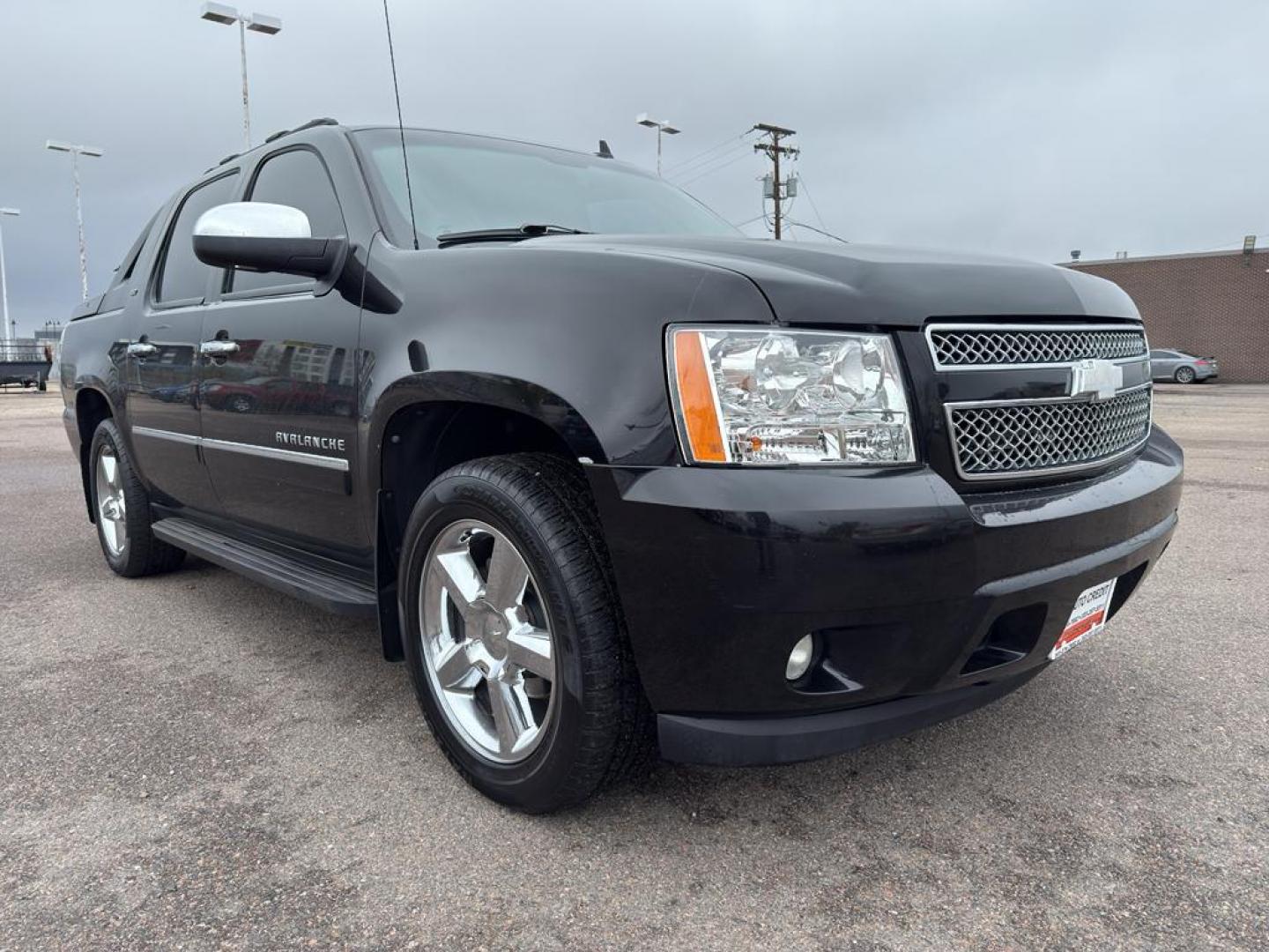2011 BLACK Chevrolet Avalanche LTZ (3GNTKGE34BG) with an V8, 5.3L engine, Automatic transmission, located at 10890 W. Colfax Ave., Lakewood, CO, 80215, (303) 274-7692, 39.739914, -105.120132 - Photo#2