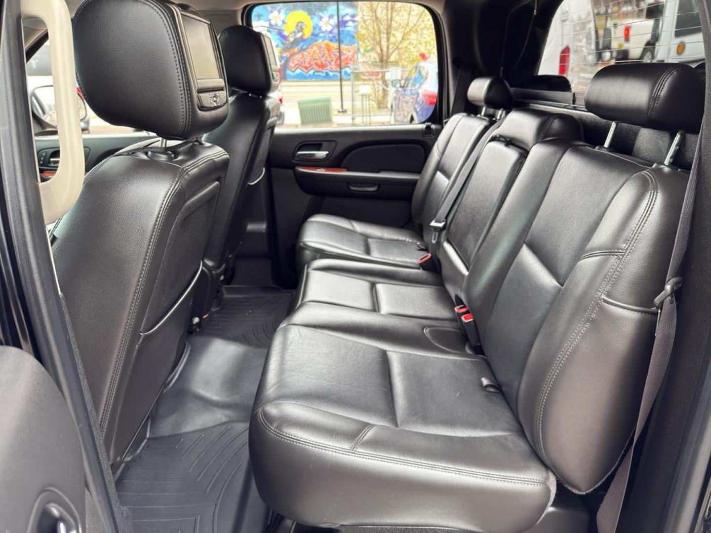 2011 BLACK Chevrolet Avalanche LTZ (3GNTKGE34BG) with an V8, 5.3L engine, Automatic transmission, located at 10890 W. Colfax Ave., Lakewood, CO, 80215, (303) 274-7692, 39.739914, -105.120132 - Photo#16