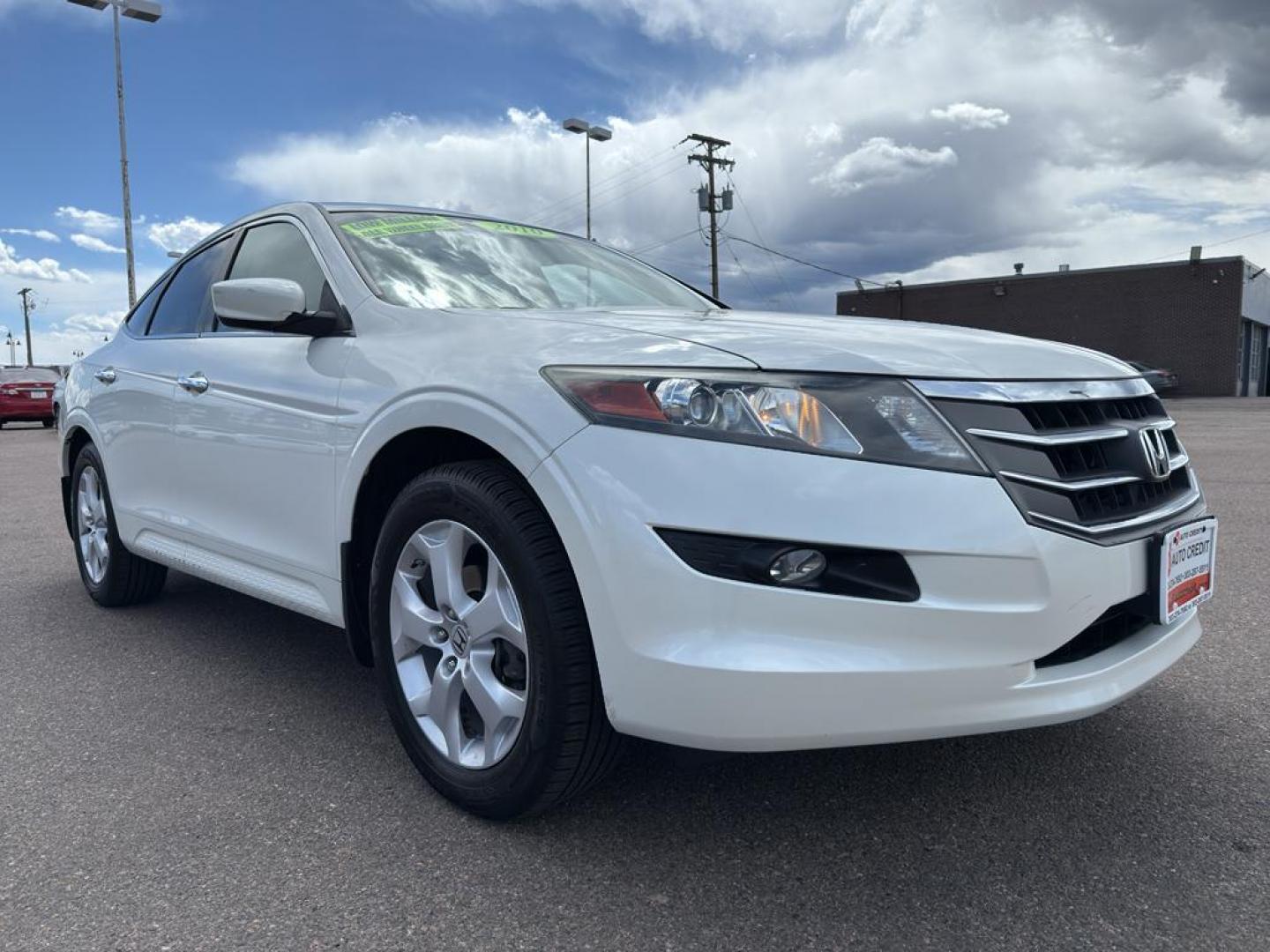 2010 WHITE Honda Accord Crosstour EX-L (5J6TF2H50AL) with an V6, 3.5L engine, Automatic transmission, located at 10890 W. Colfax Ave., Lakewood, CO, 80215, (303) 274-7692, 39.739914, -105.120132 - Discover the perfect blend of versatility and luxury with this 2010 Honda Accord Crosstour EX-L. This well-maintained vehicle combines the practicality of a crossover with the elegance of a premium sedan, offering an exceptional driving experience for those who demand more from their car. Under the - Photo#2